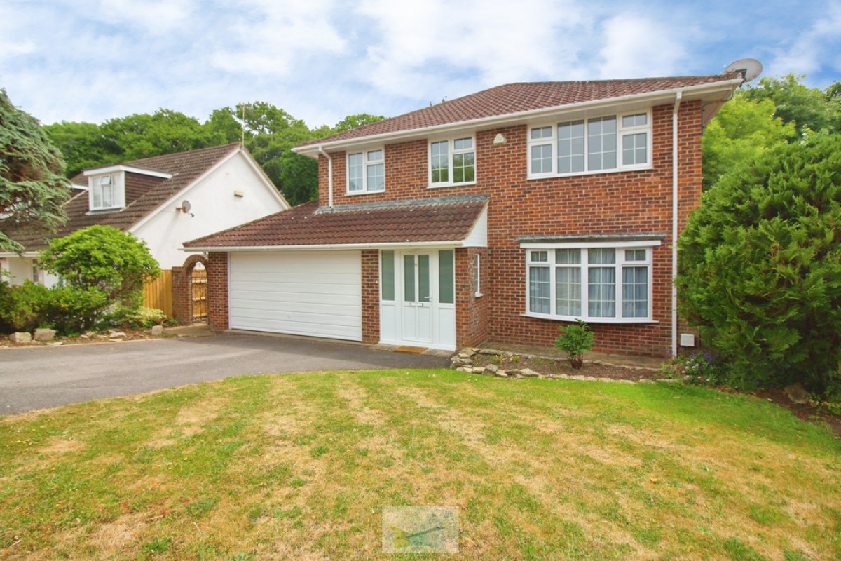 Bute Drive, Highcliffe