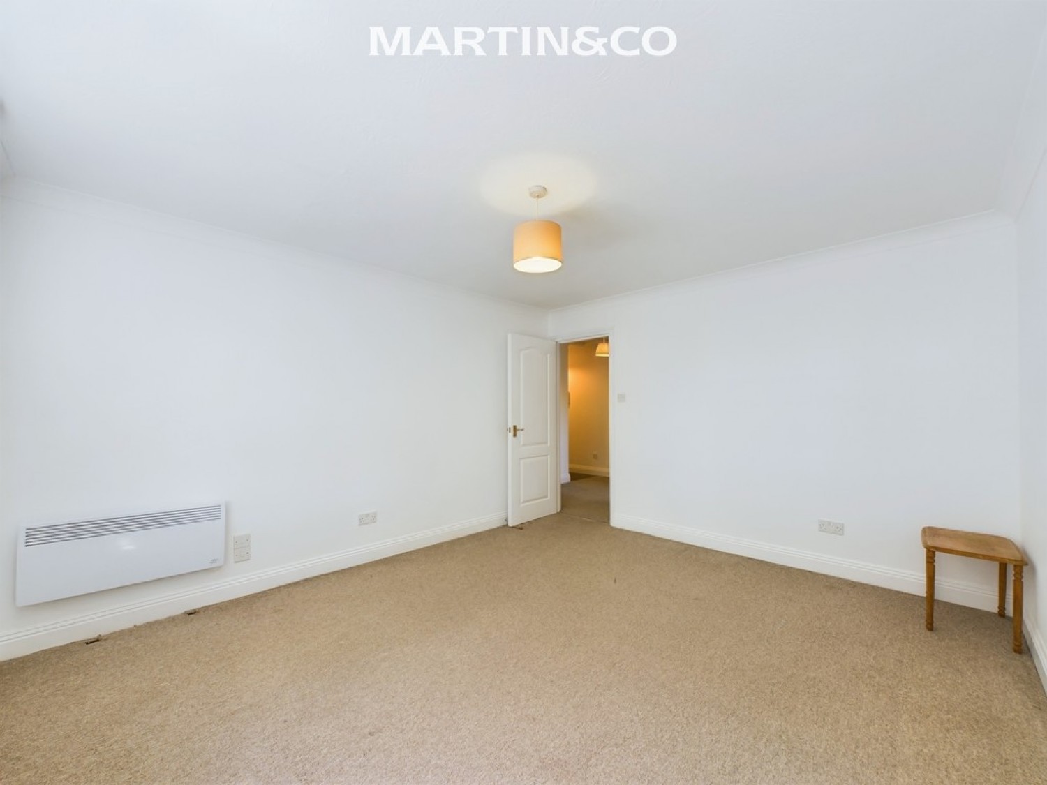 1 bedroom Flat for Letting Blenheim Court, Avenue Road, Staines