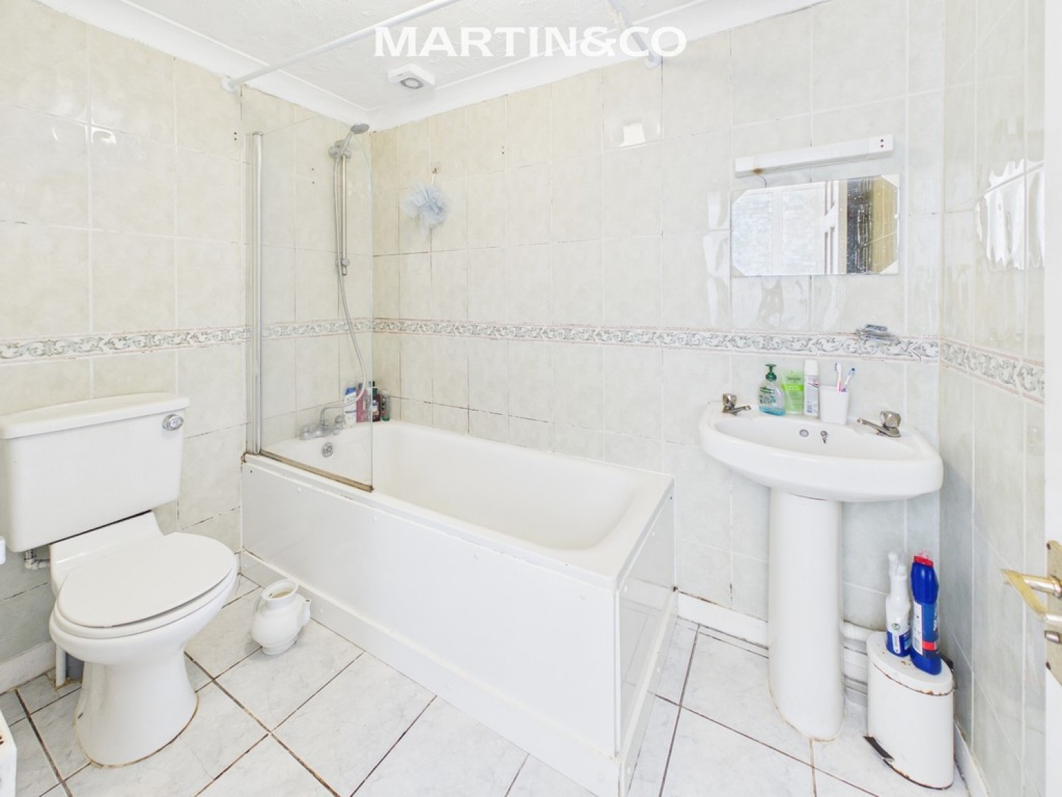 1 bedroom Flat for Letting High Street, Staines