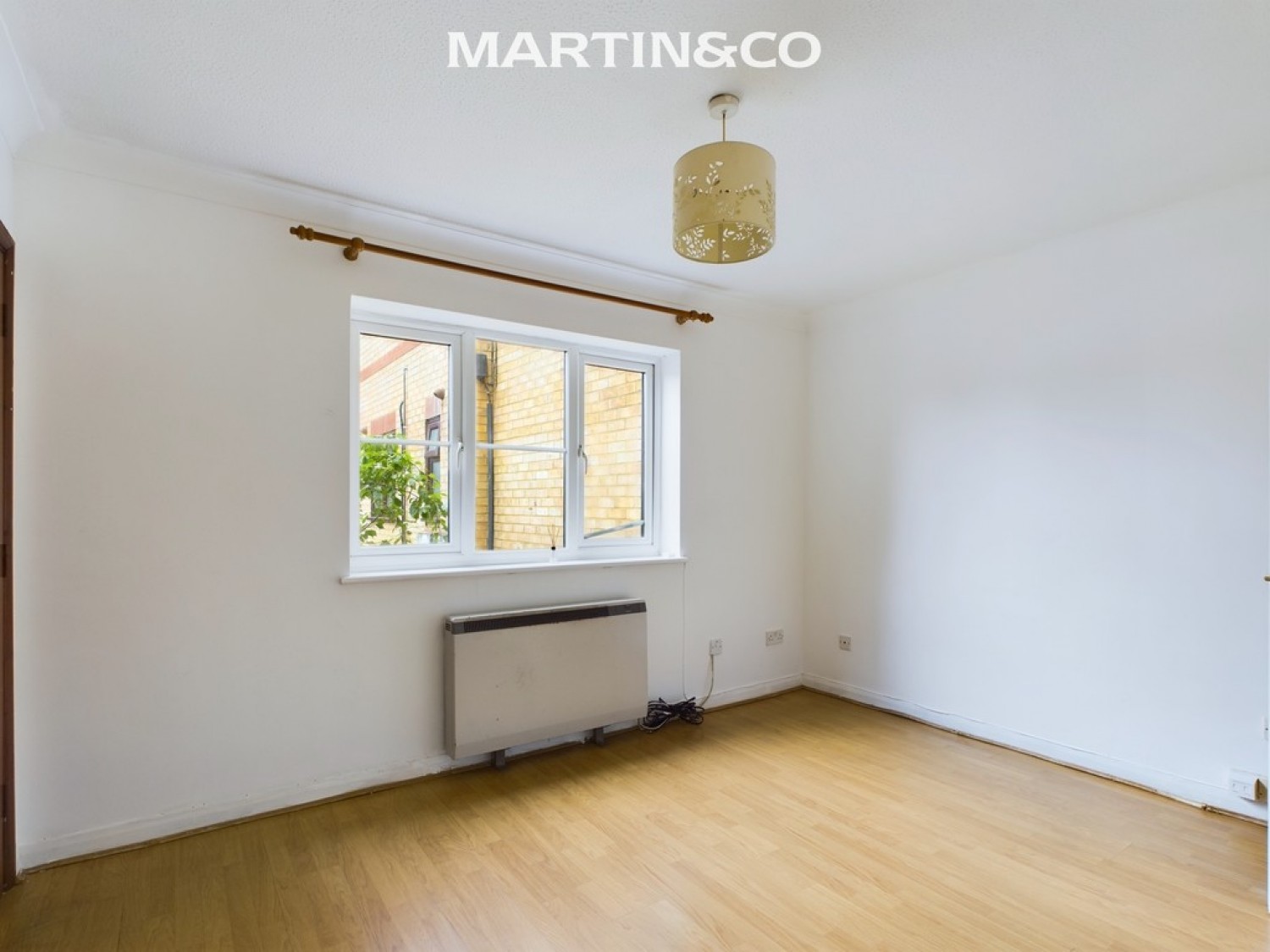1 bedroom Flat for Letting Foxleigh Court, New Road, Staines-upon-Thames