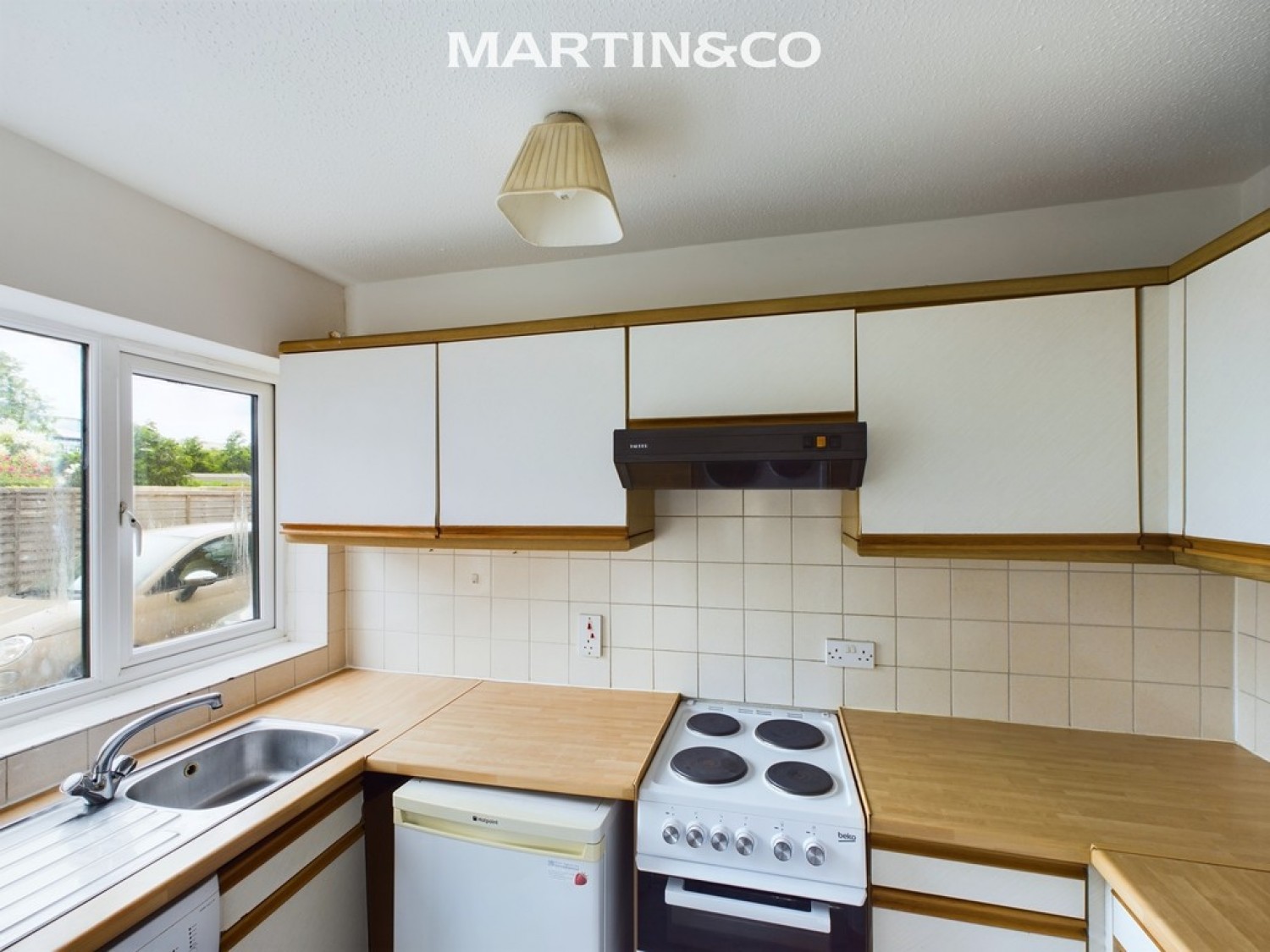 1 bedroom Flat for Letting Foxleigh Court, New Road, Staines-upon-Thames
