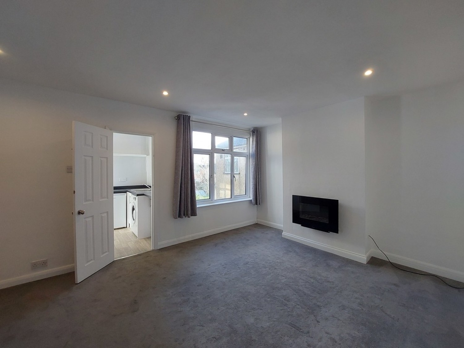 2 bedroom Flat for Letting Penton Avenue, Staines