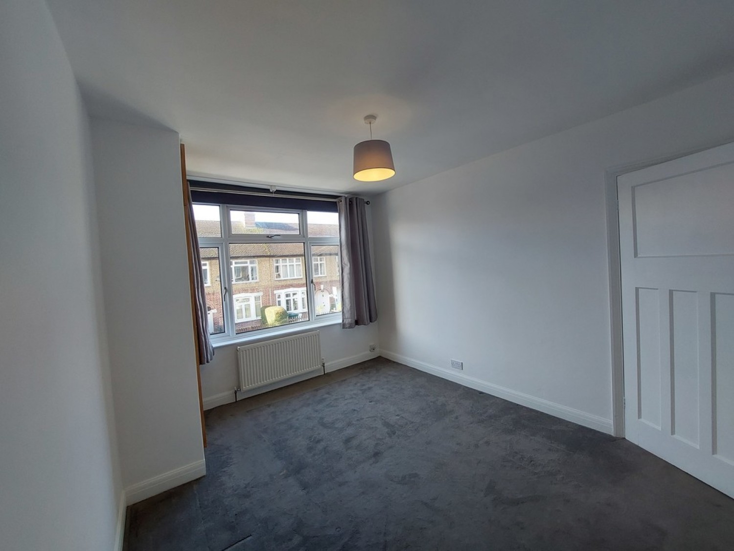 2 bedroom Flat for Letting Penton Avenue, Staines