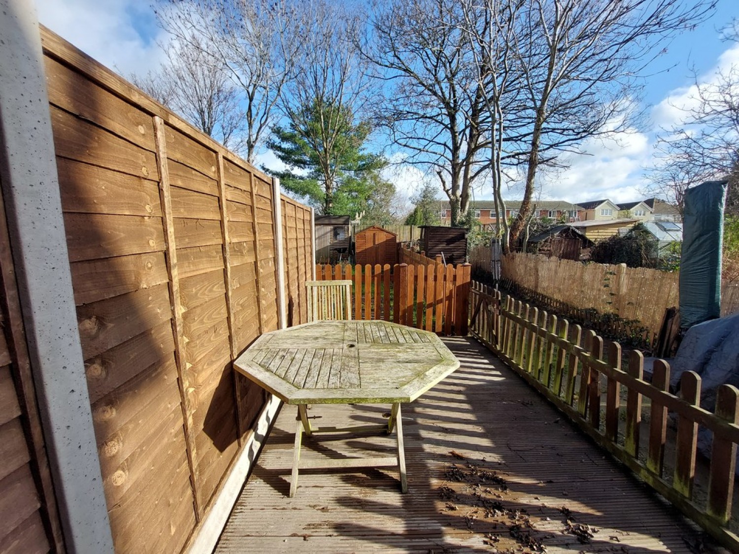 2 bedroom Flat for Letting Penton Avenue, Staines