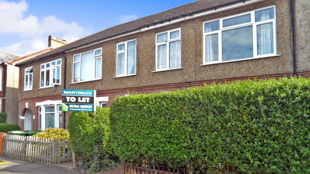 Penton Avenue, Staines