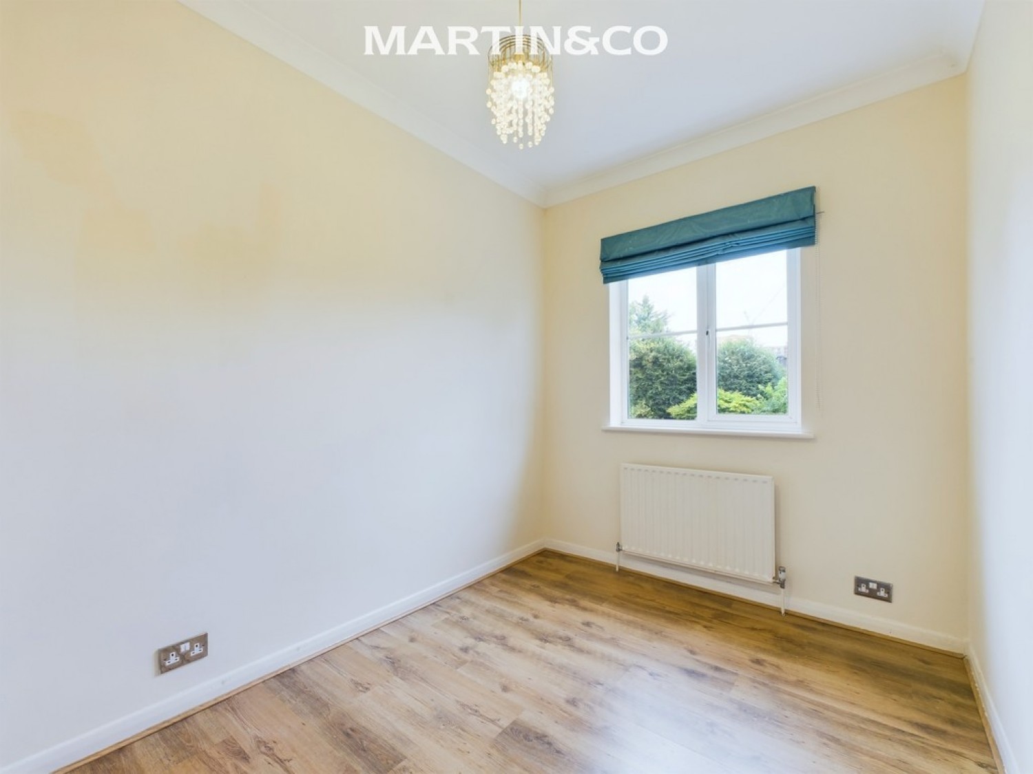 2 bedroom Flat for Letting Gresham Road, Staines-upon-Thames