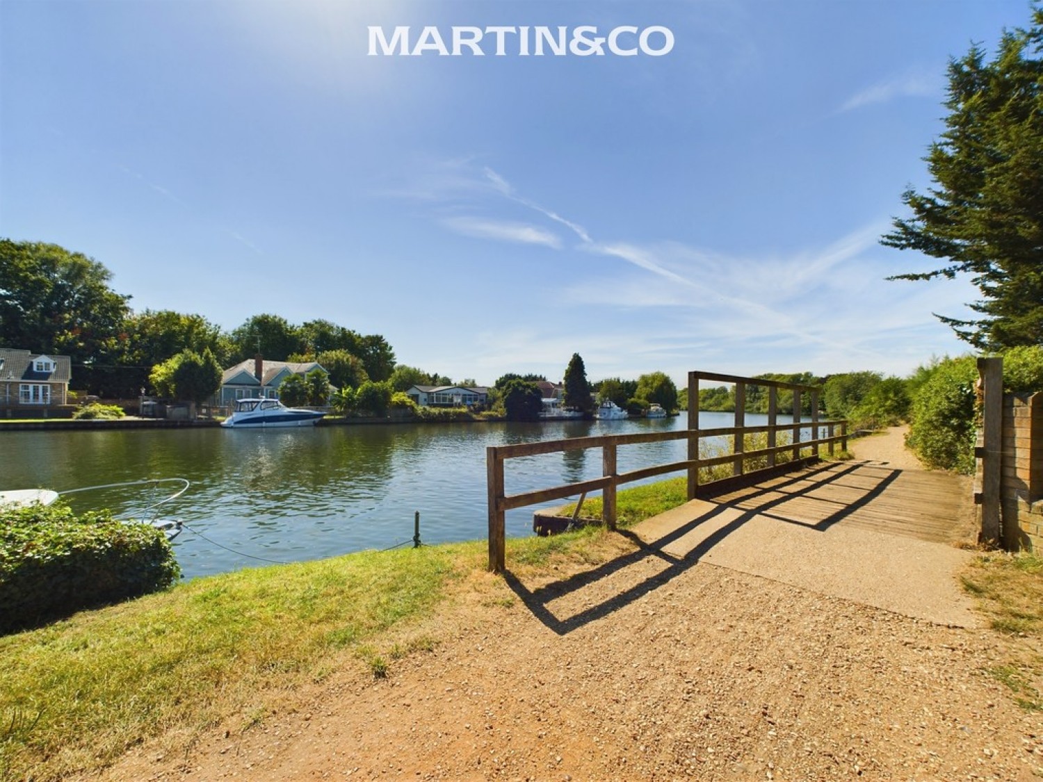 2 bedroom Flat for Letting Penton Hall Drive, Staines-upon-Thames