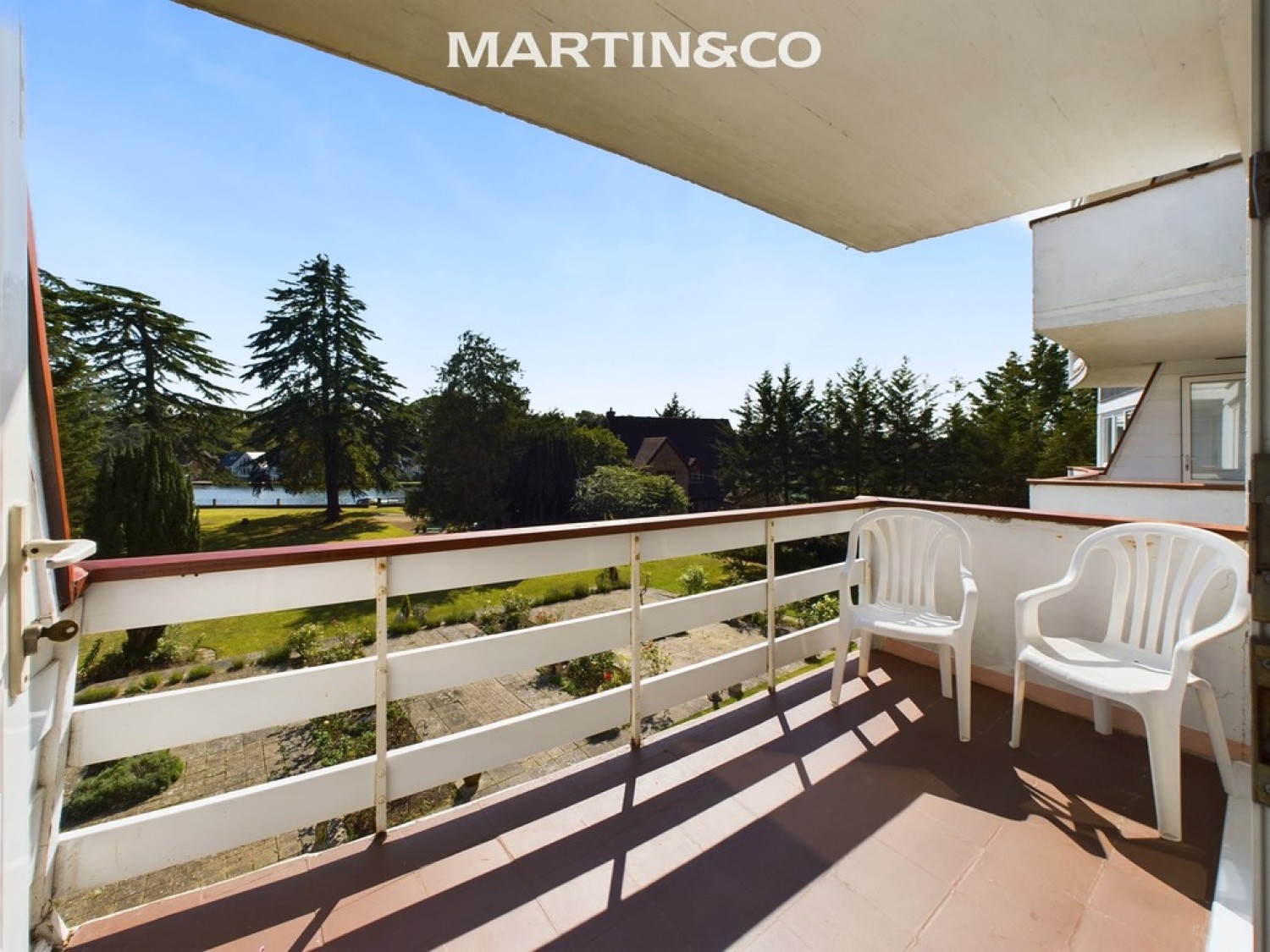 2 bedroom Flat for Letting Penton Hall Drive, Staines-upon-Thames