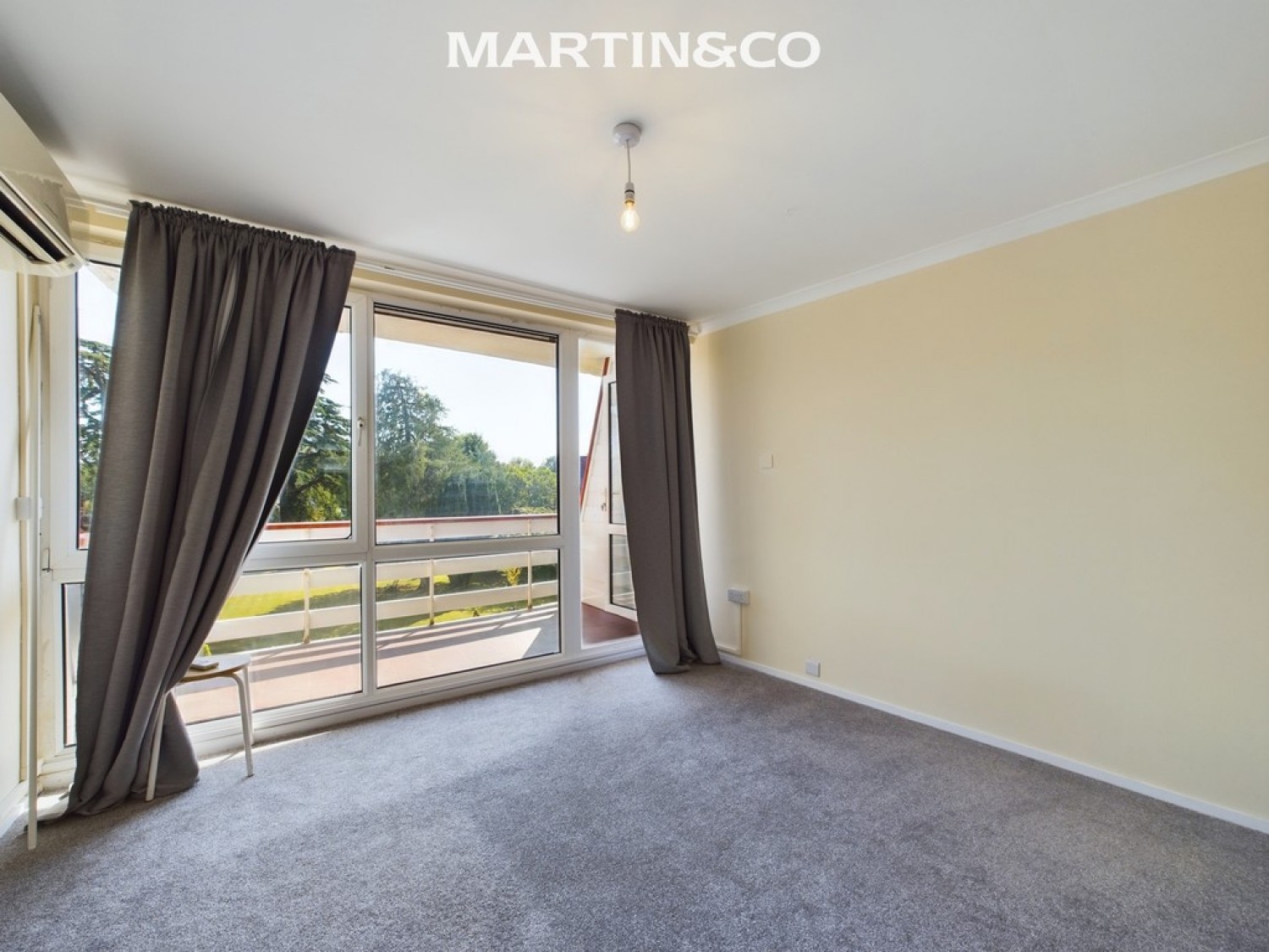 2 bedroom Flat for Letting Penton Hall Drive, Staines-upon-Thames