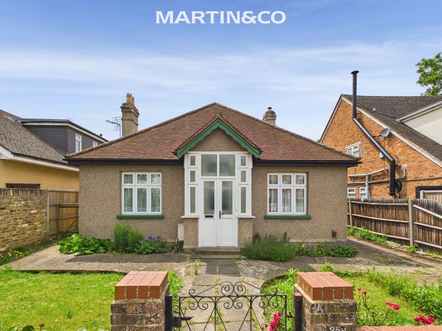 Staines Road, Laleham
