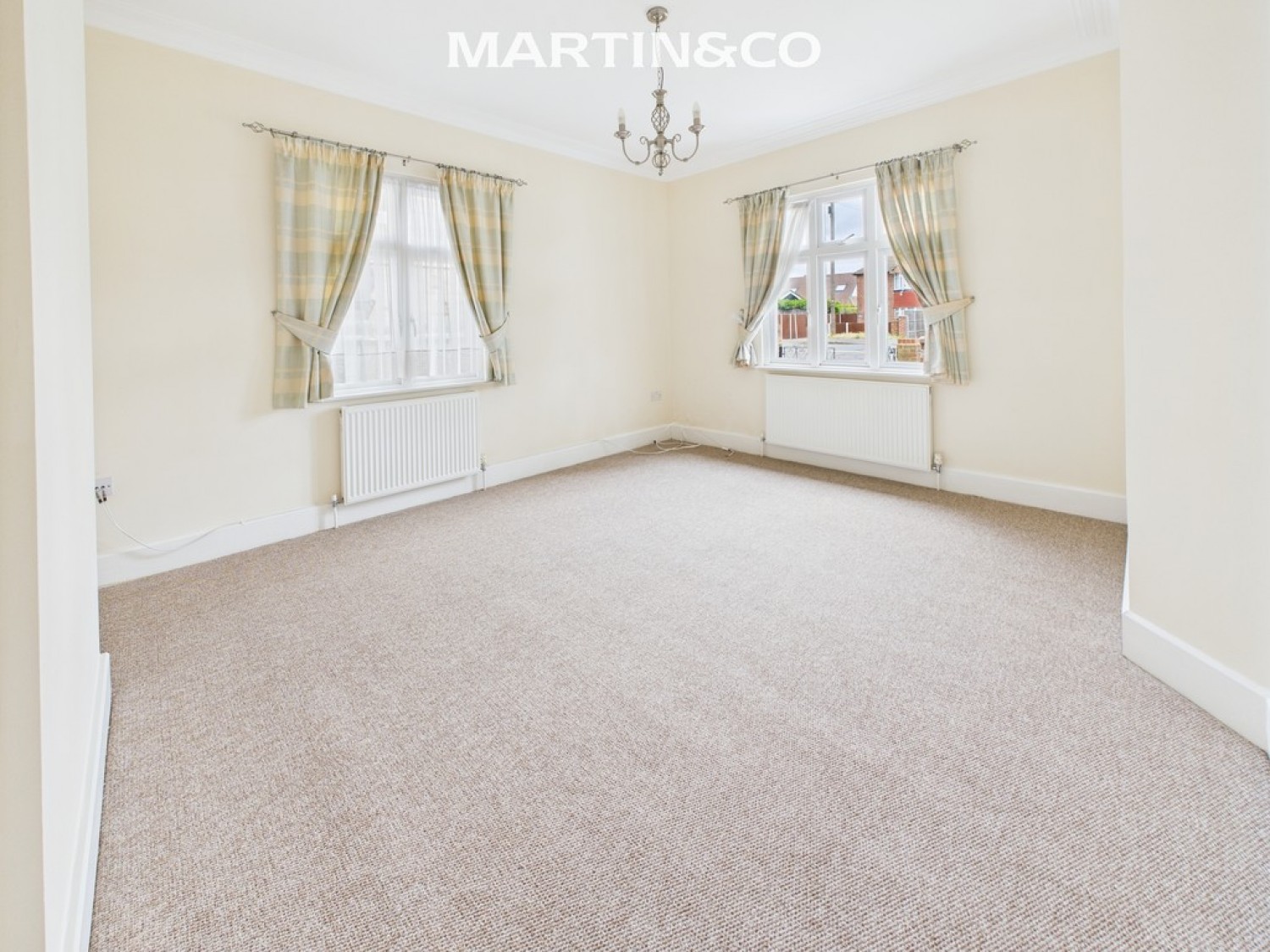 Staines Road, Laleham