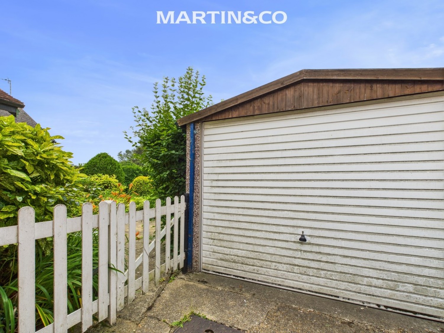 Staines Road, Laleham