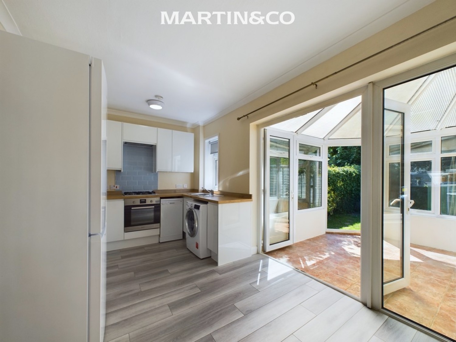 2 bedroom House for Letting Laurel Avenue, Englefield Green