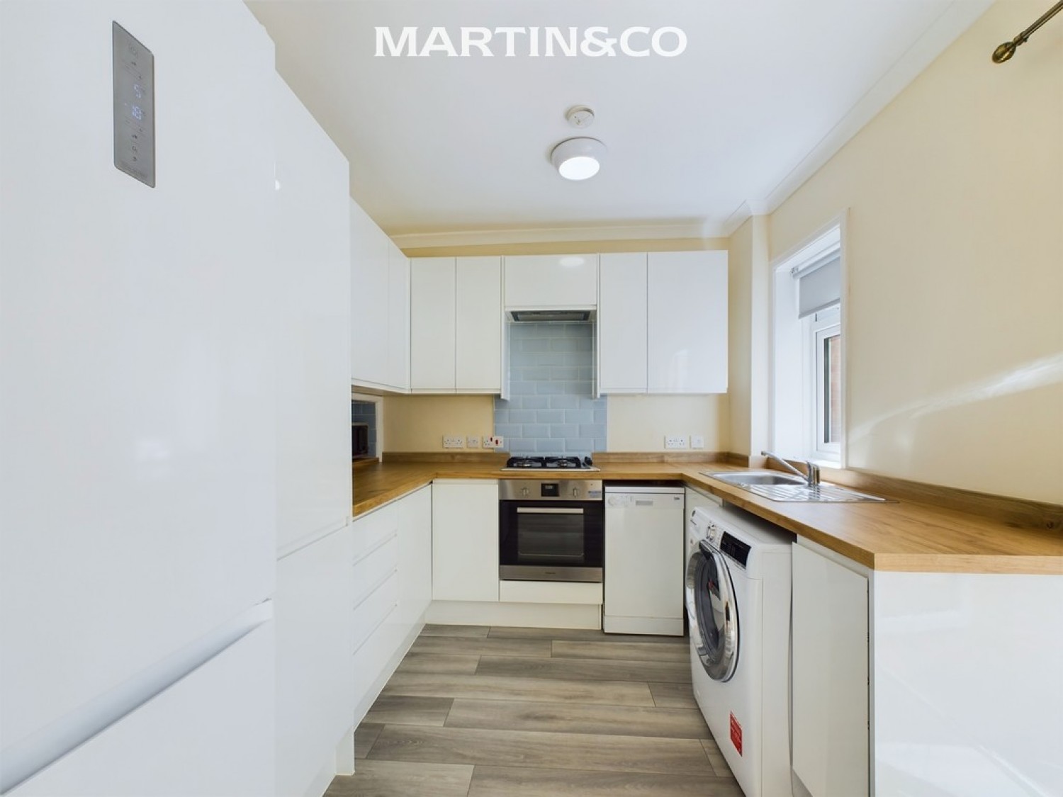 2 bedroom House for Letting Laurel Avenue, Englefield Green