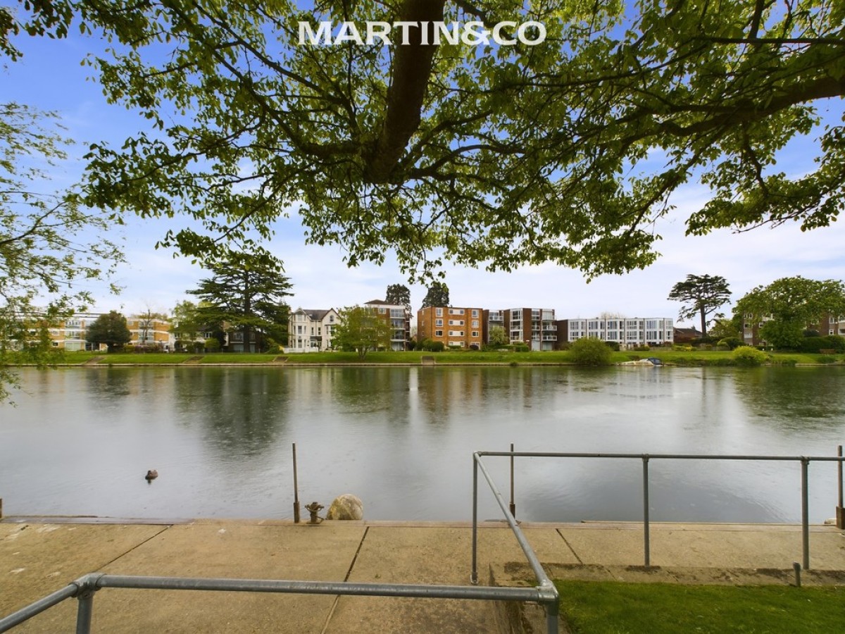 Chertsey Lane, Staines-upon-Thames