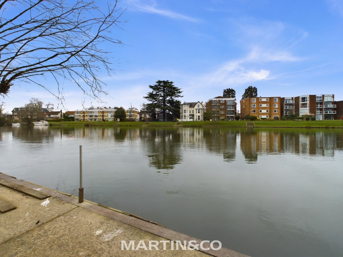 Chertsey Lane, Staines-upon-Thames