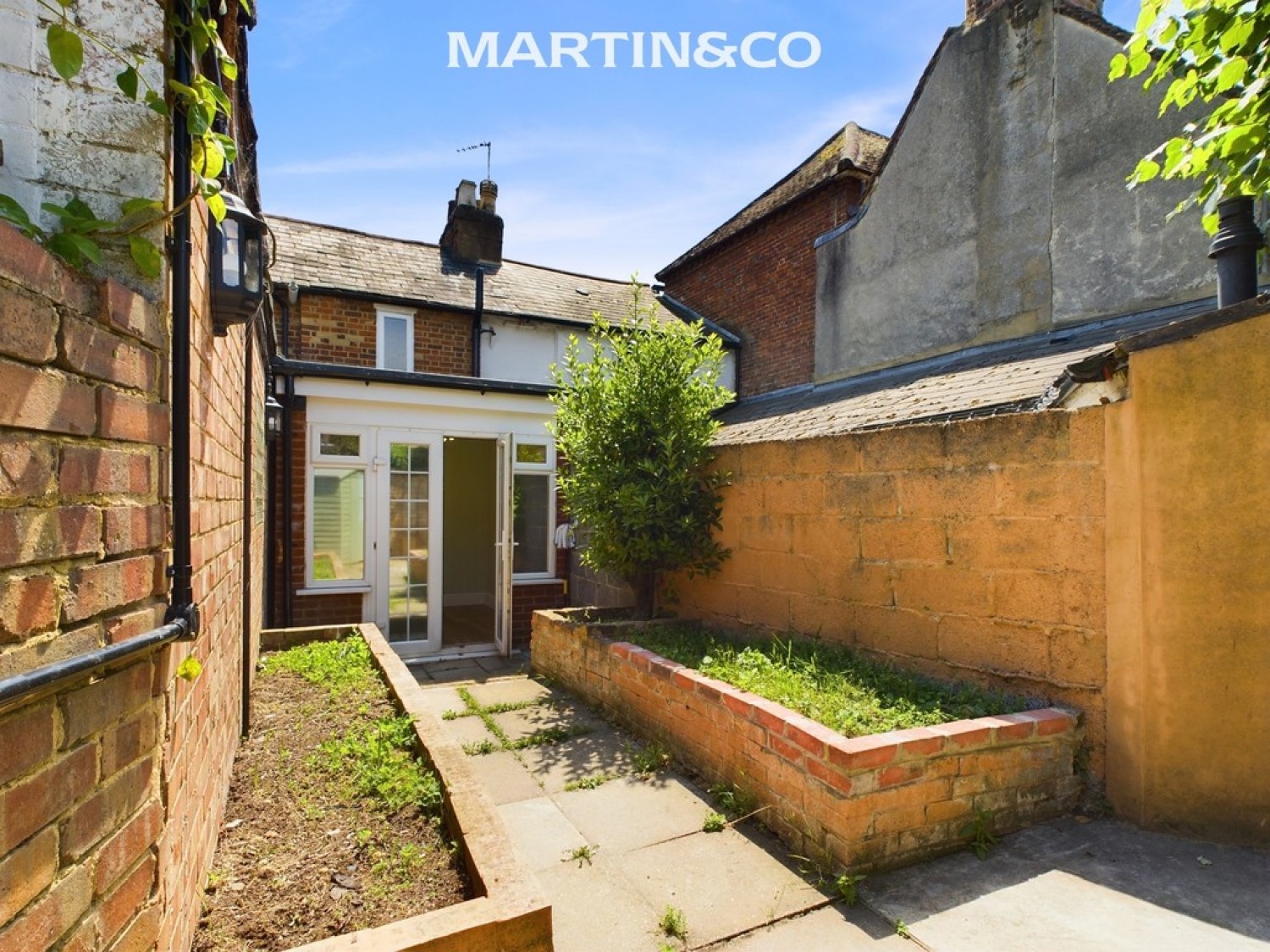 1 bedroom House for Letting High Street, Egham