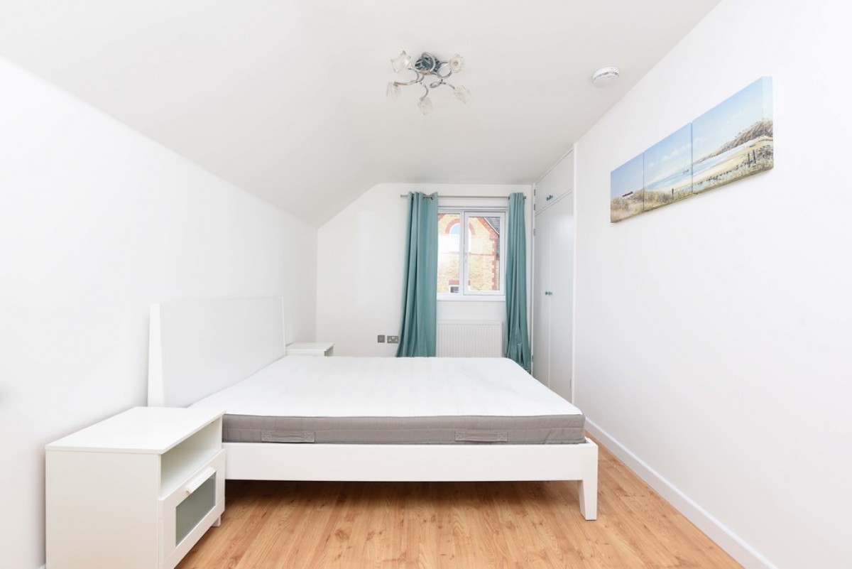 Hummer Road, Egham, TW20 9BP