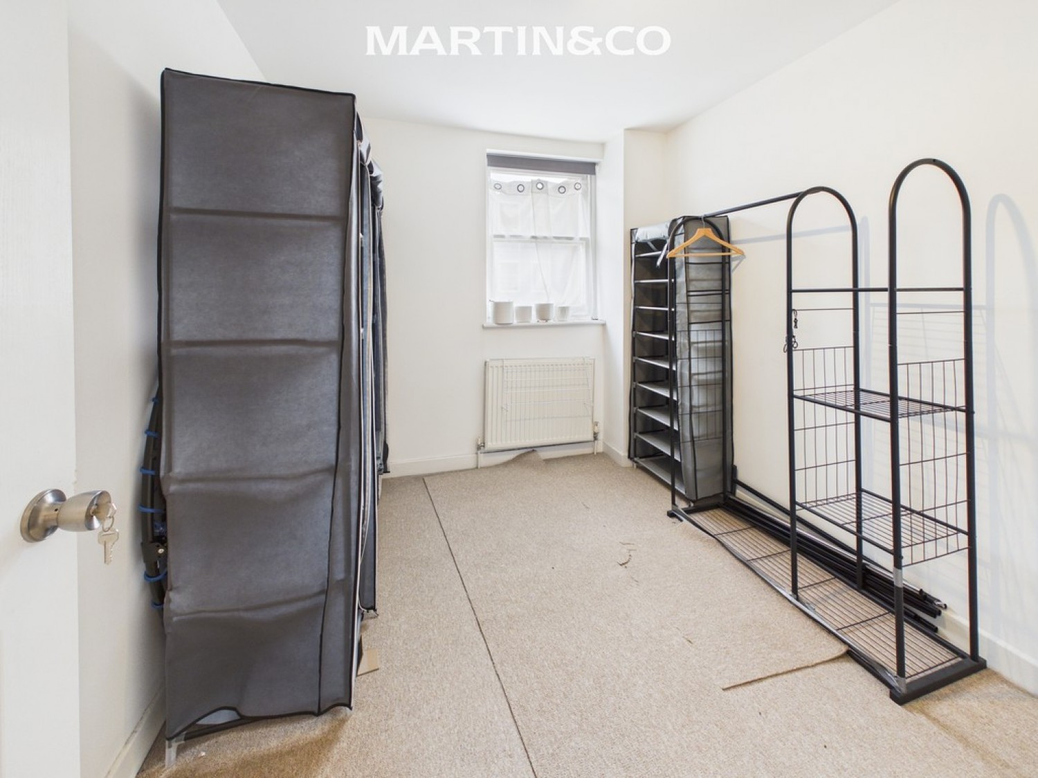 2 bedroom Flat for Letting High Street, Egham