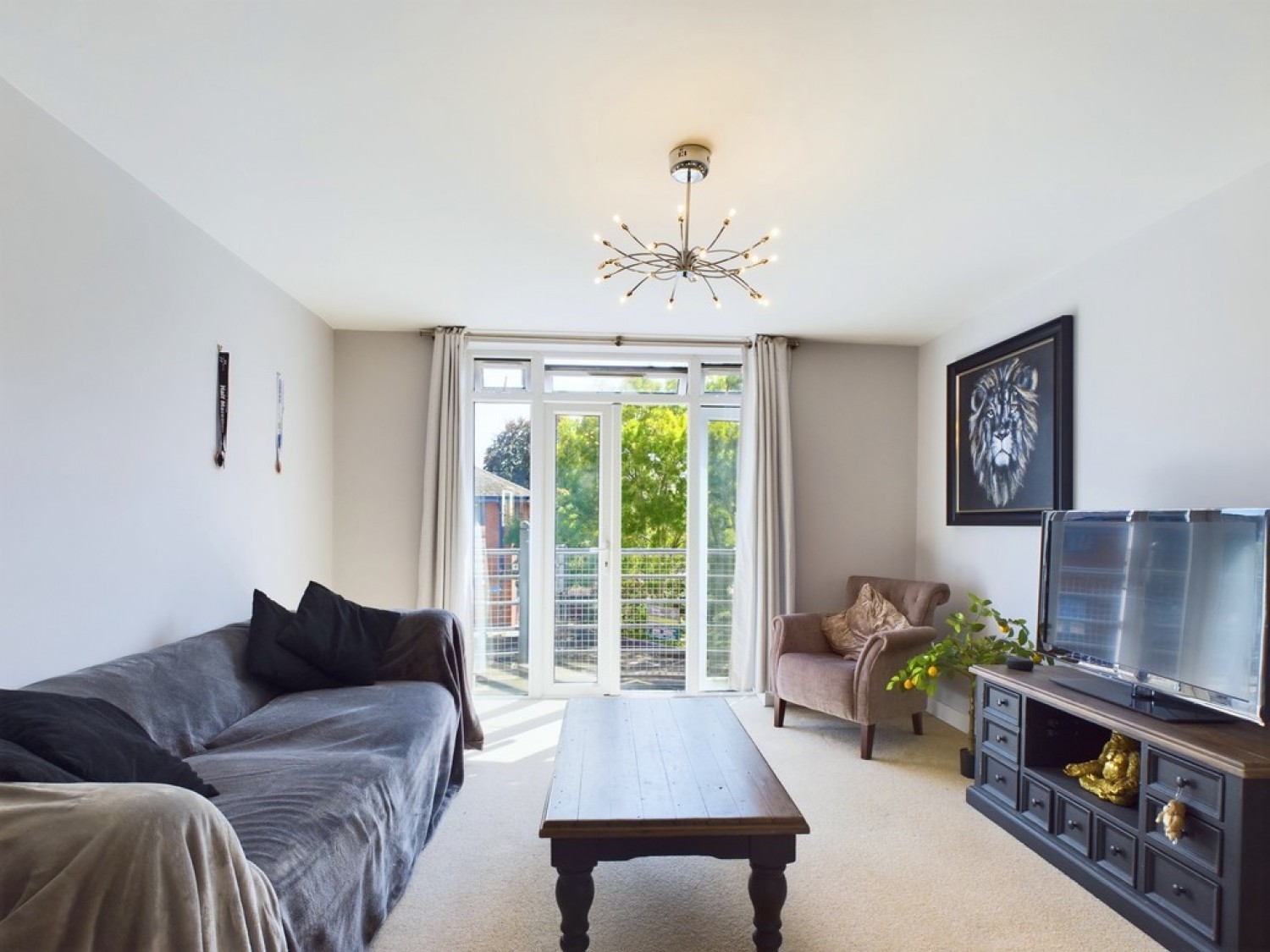 2 bedroom Flat for Letting Denham Road, Egham