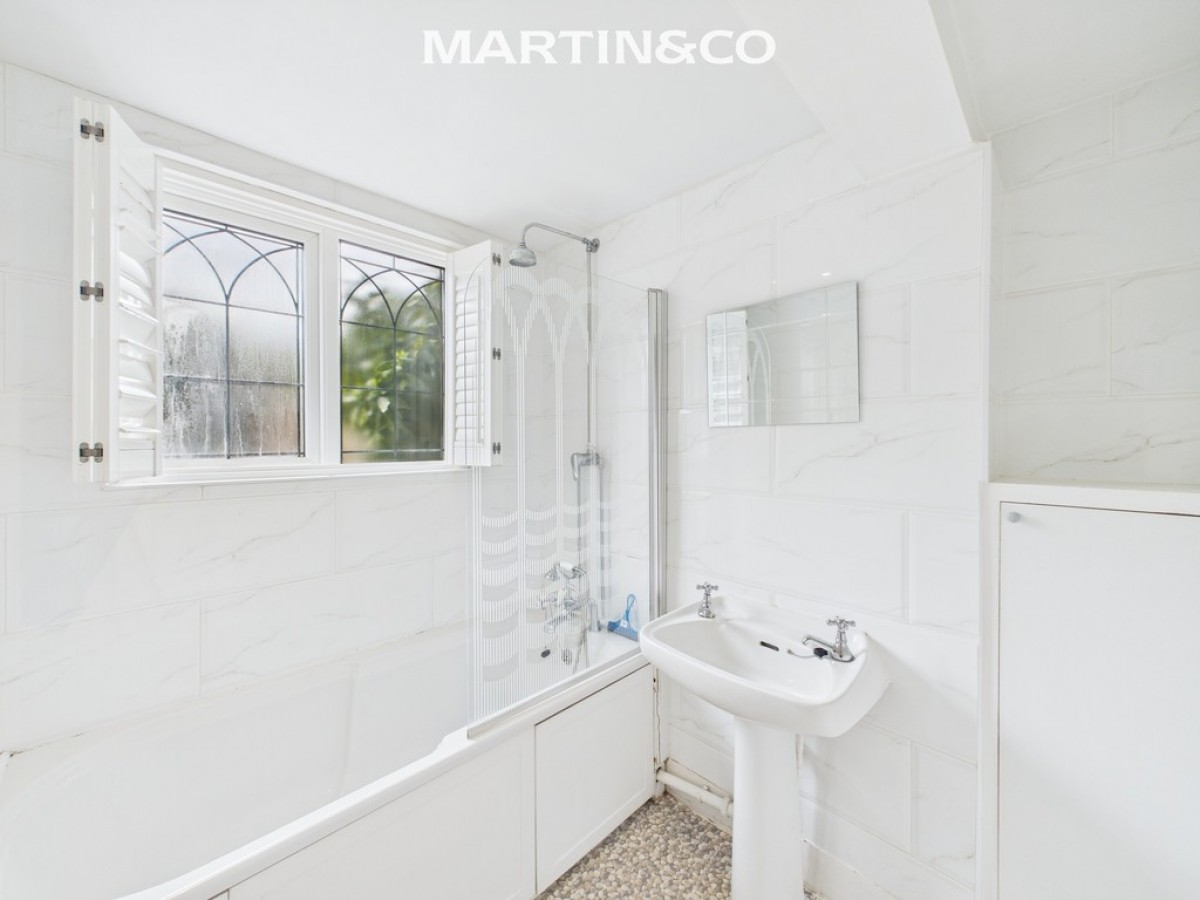 Manor Place, Staines-upon-Thames