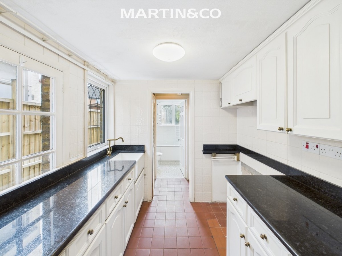 Manor Place, Staines-upon-Thames