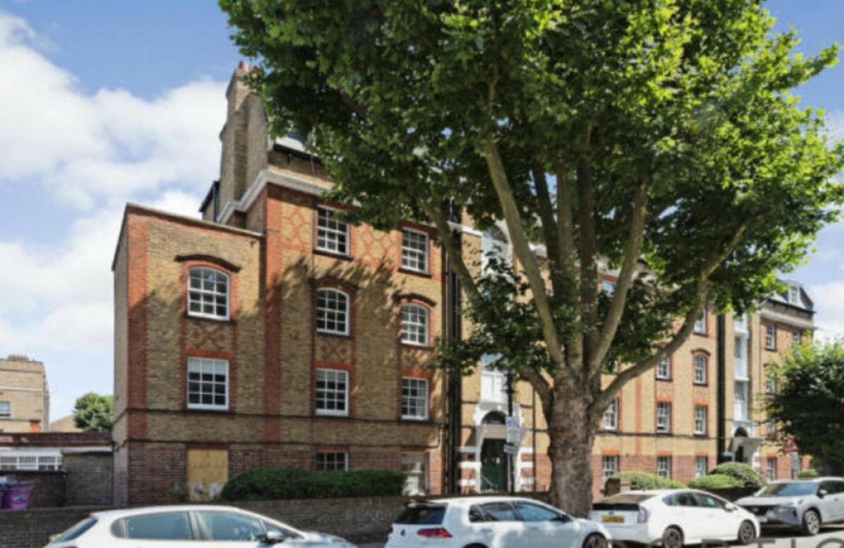 Wellington Buildings, Bow