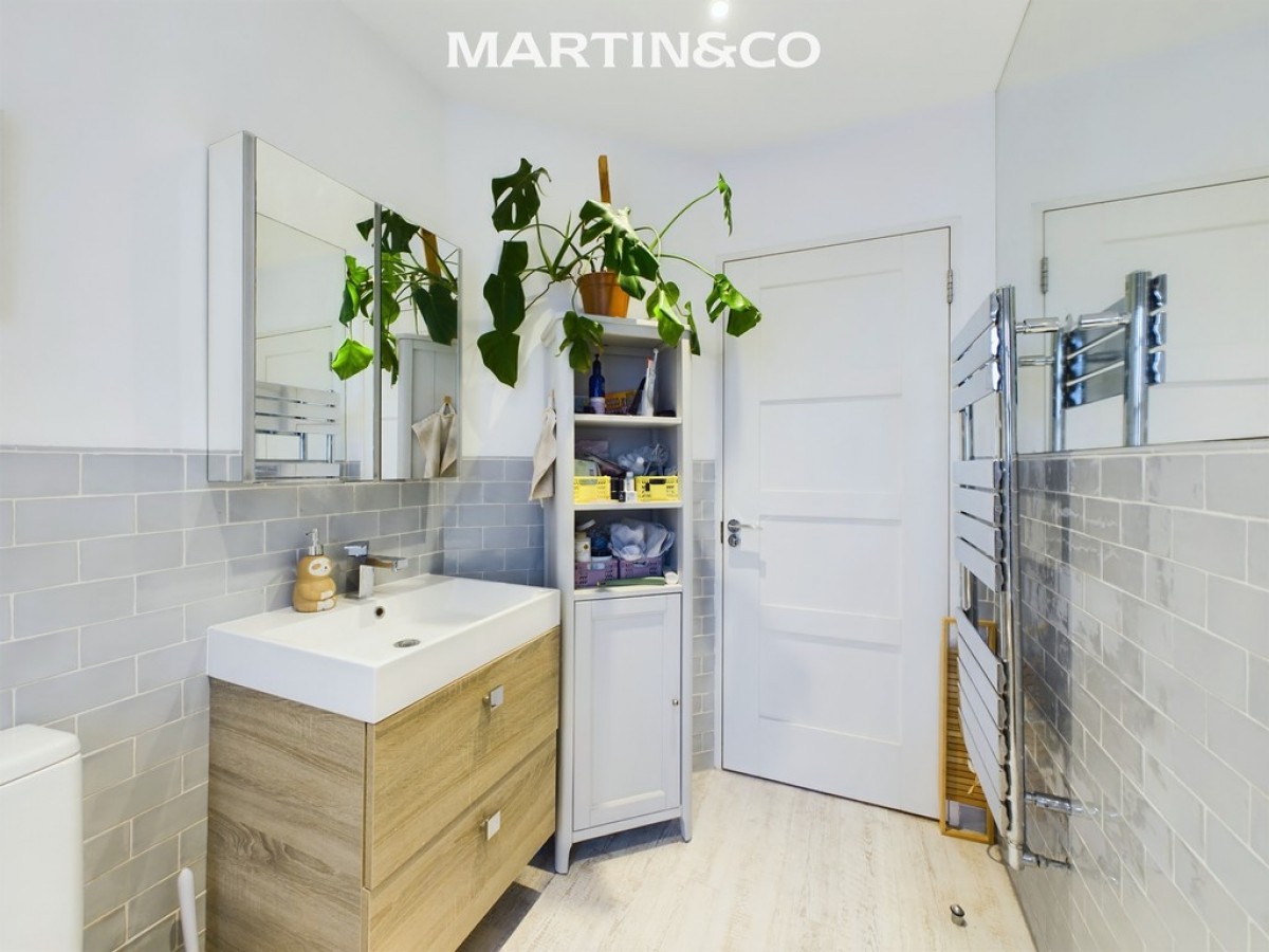 Wellington Buildings, Bow