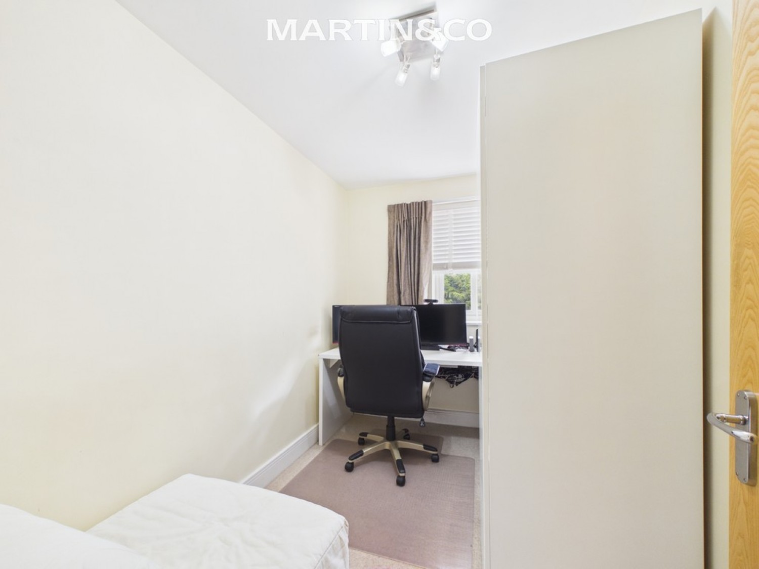 4 bedroom House for Sale Dunnell Close, Sunbury-on-Thames