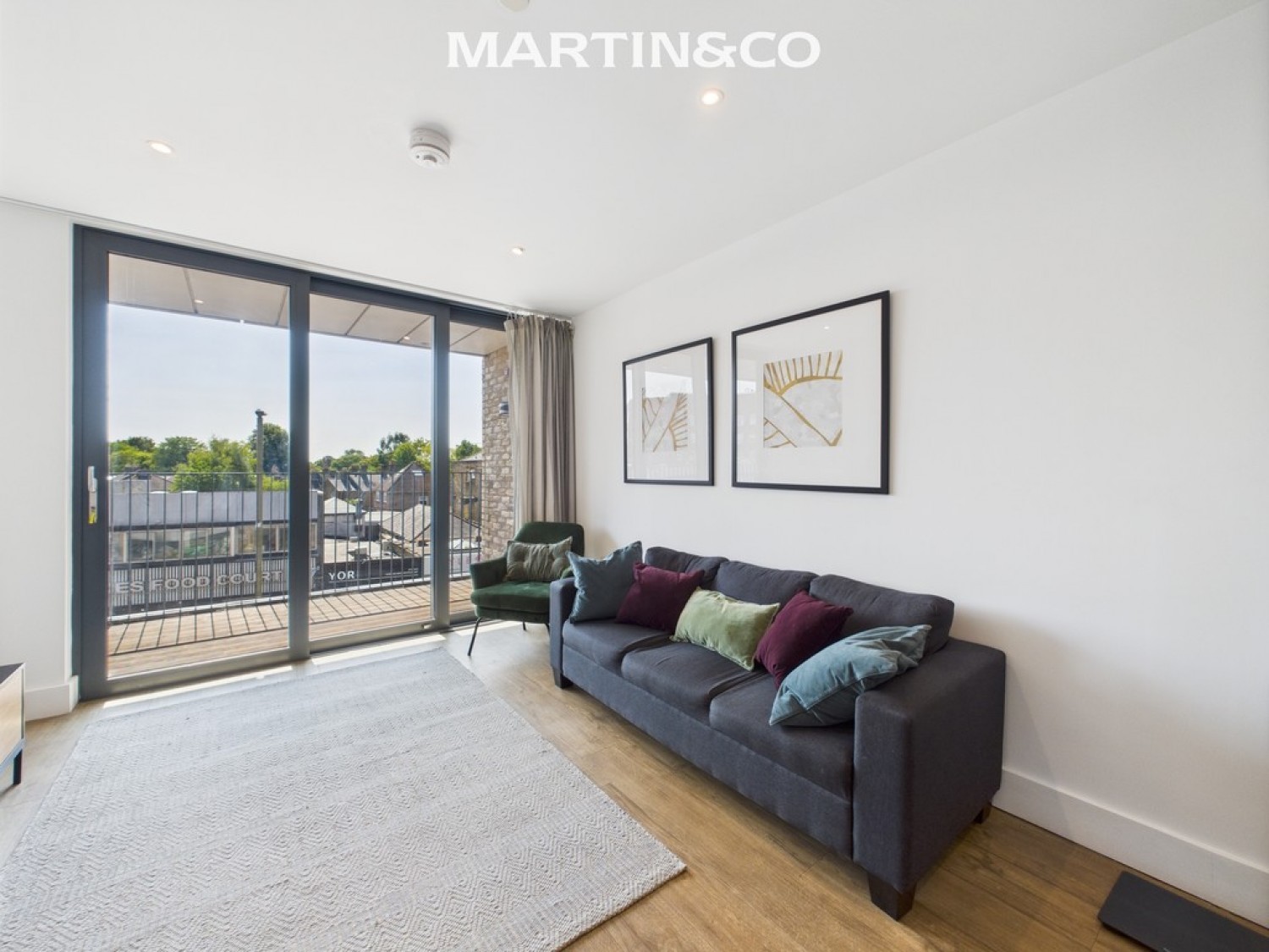 Fairfield Avenue, Staines