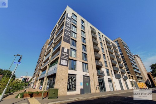 Fairfield Avenue, Staines
