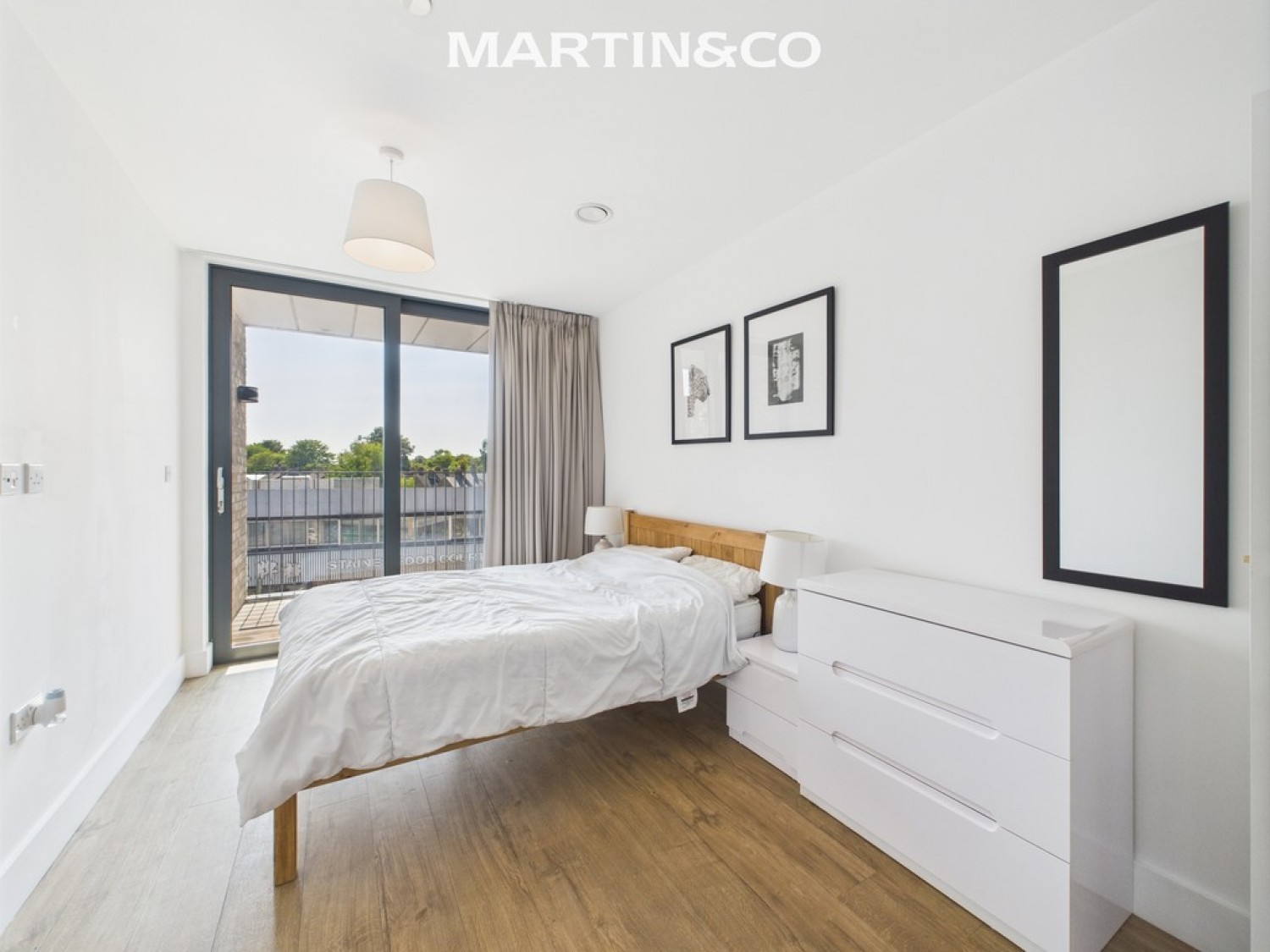 Fairfield Avenue, Staines