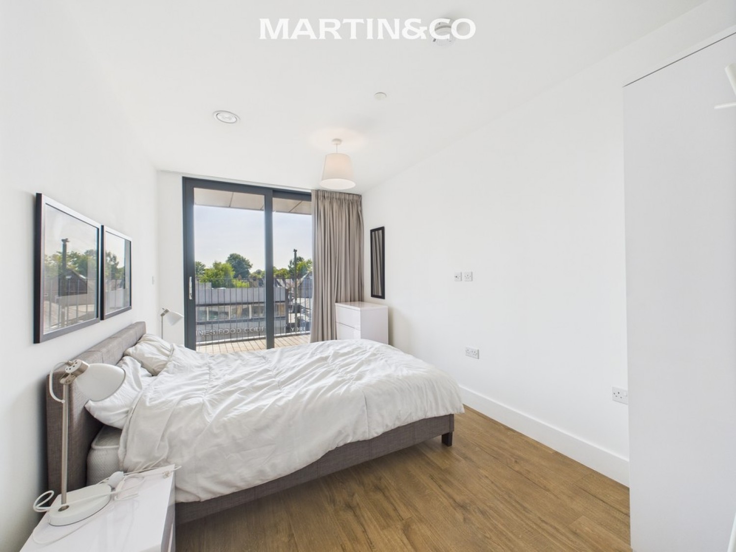 Fairfield Avenue, Staines