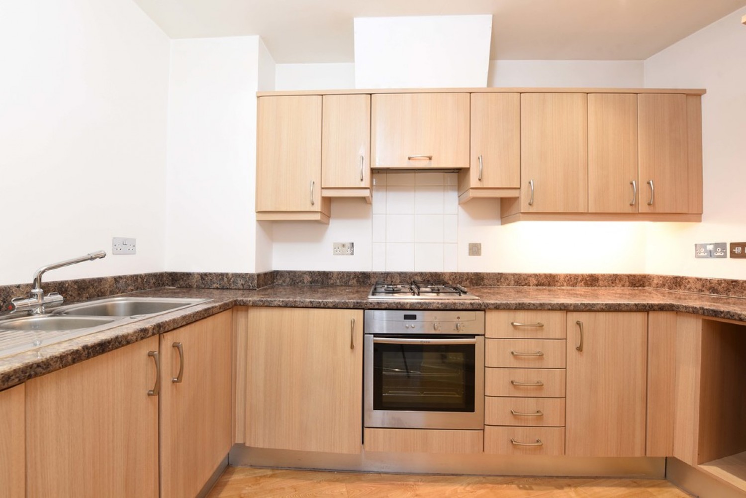 Henley Court, Denham Road