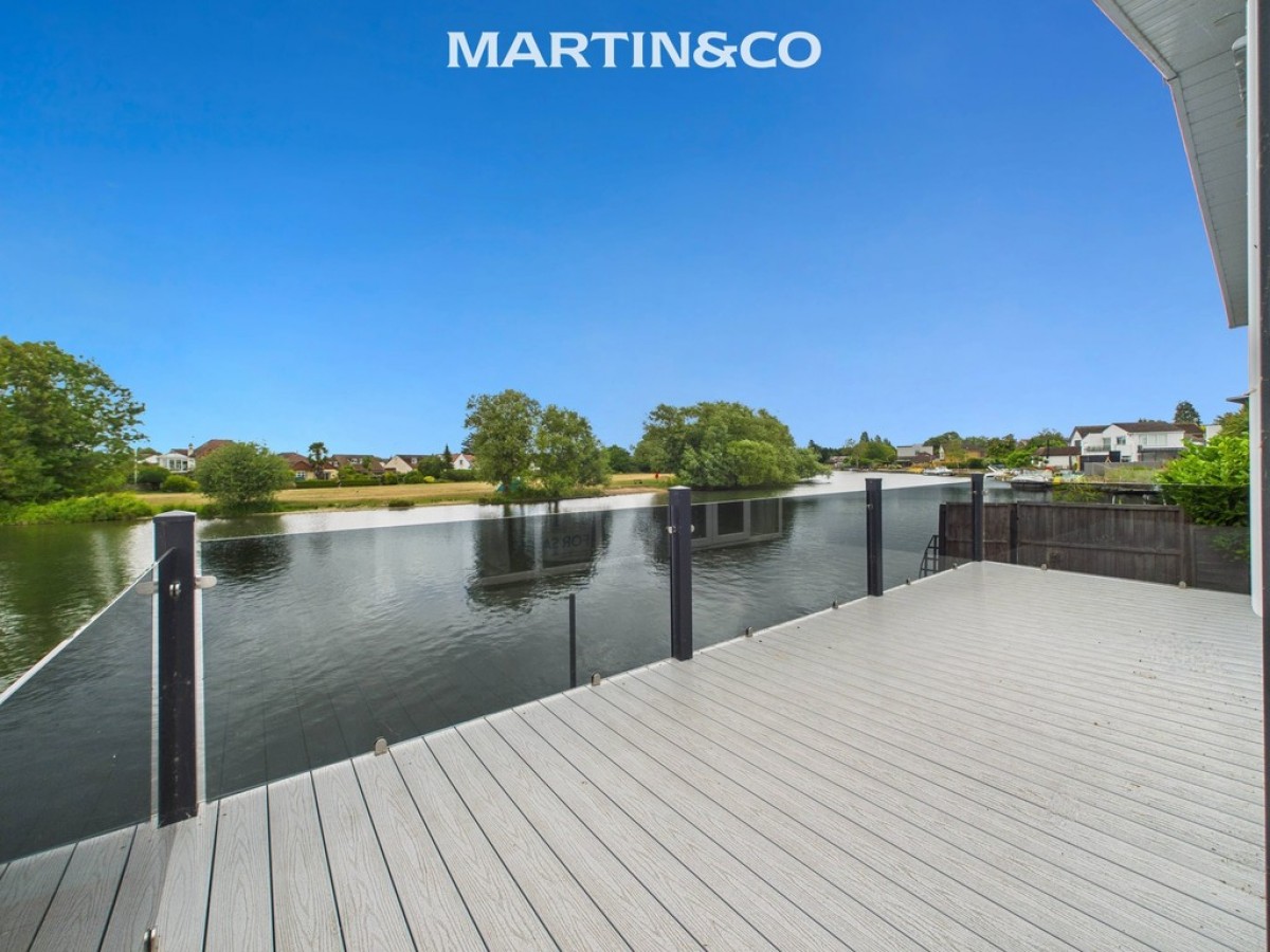 Thames Retreat, Staines-upon-Thames