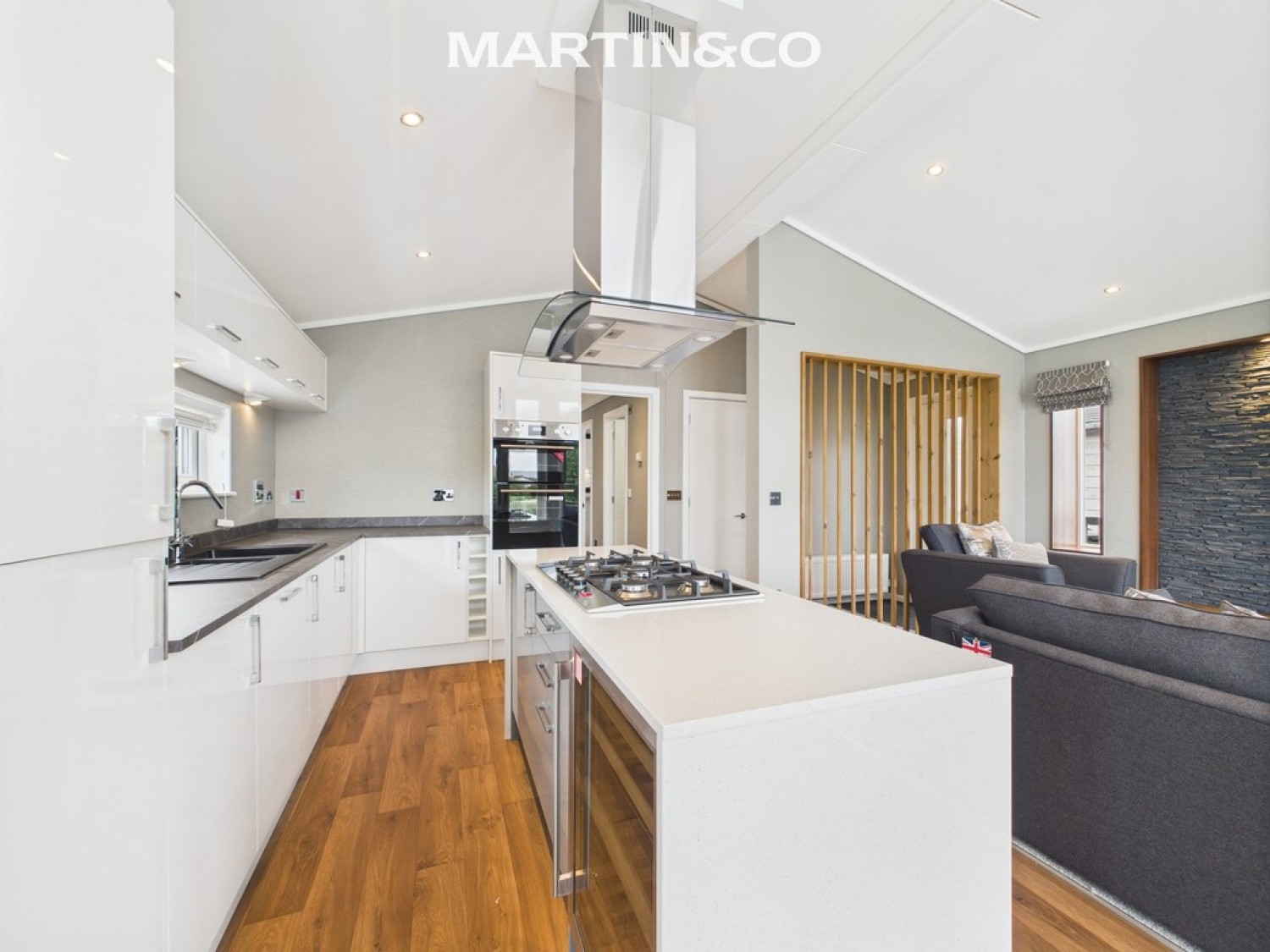 Thames Retreat, Staines-upon-Thames