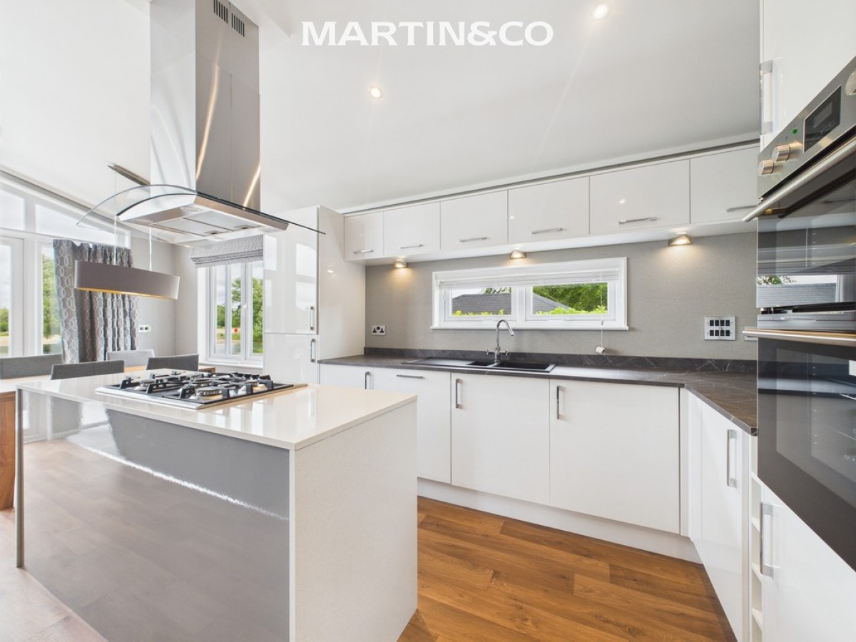 Thames Retreat, Staines-upon-Thames