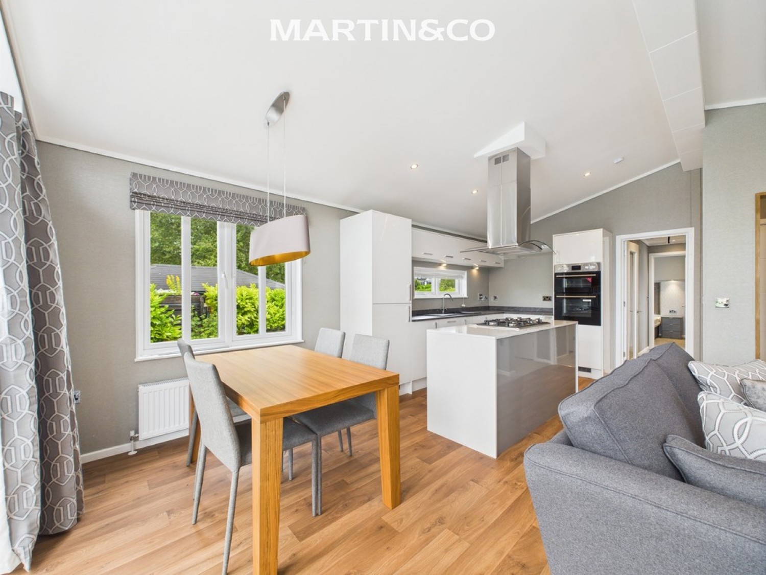 Thames Retreat, Staines-upon-Thames