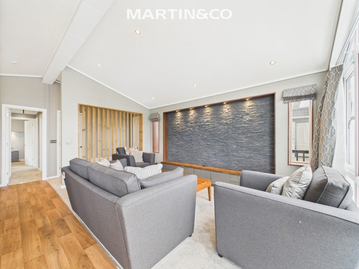 Thames Retreat, Staines-upon-Thames