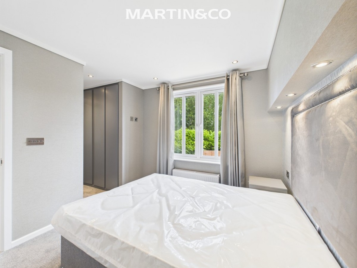 Thames Retreat, Staines-upon-Thames