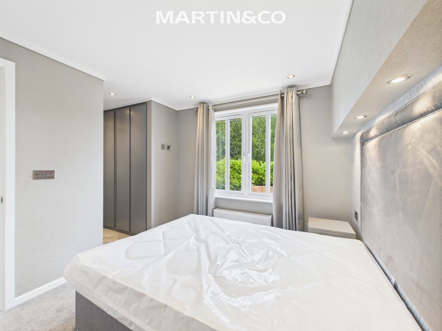 Thames Retreat, Staines-upon-Thames