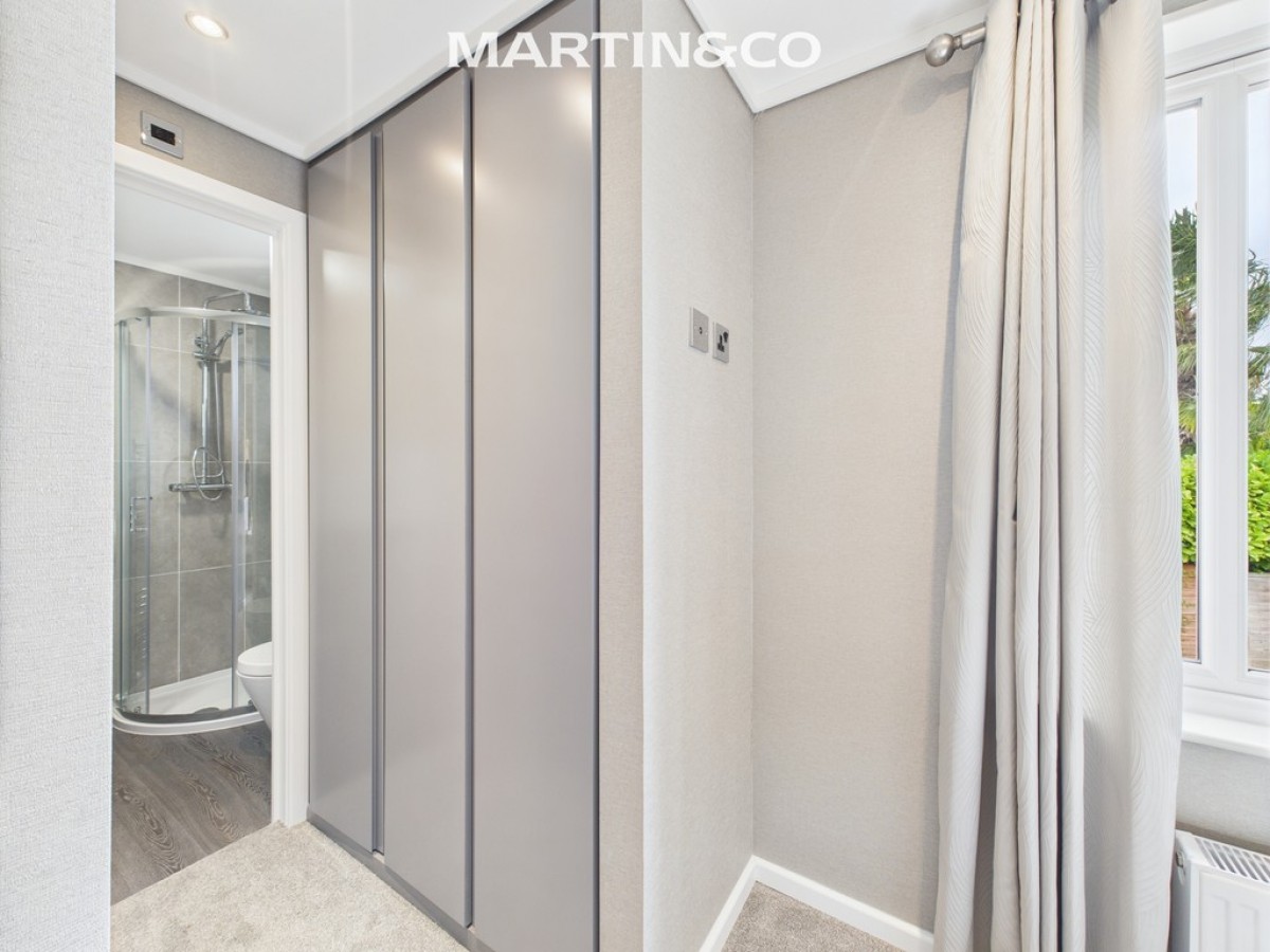 Thames Retreat, Staines-upon-Thames