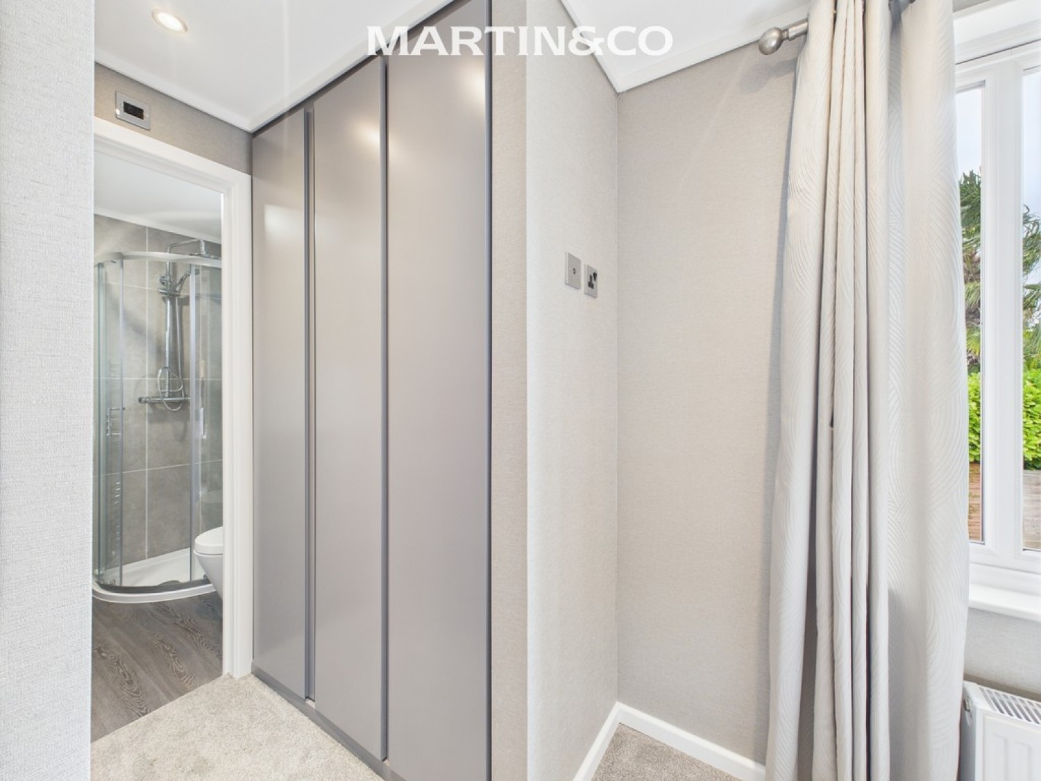 Thames Retreat, Staines-upon-Thames