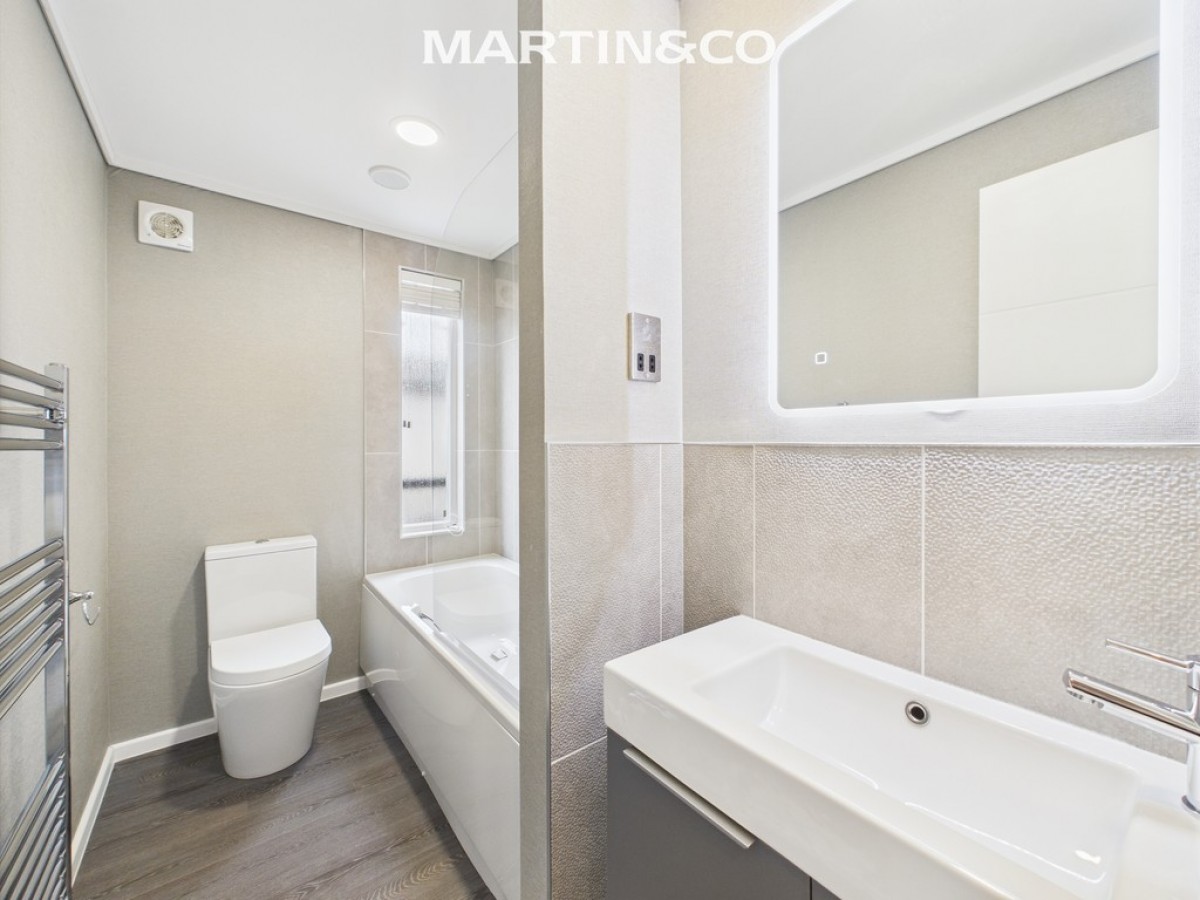 Thames Retreat, Staines-upon-Thames