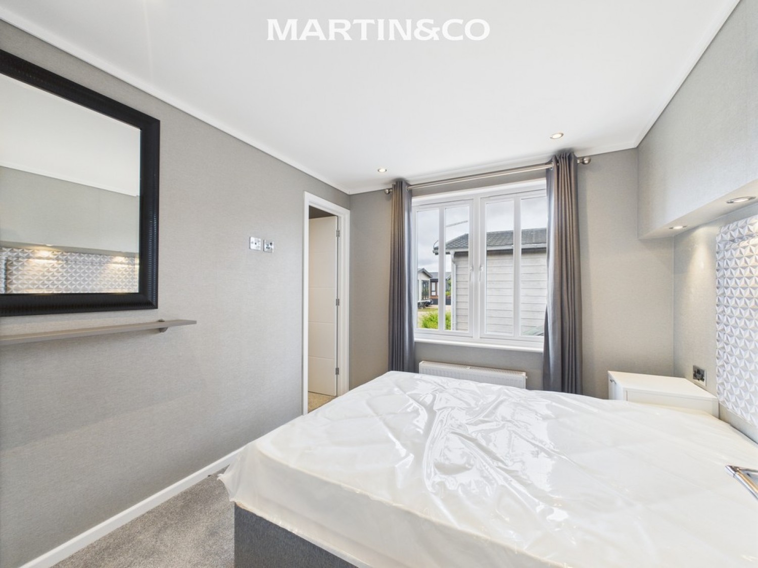 Thames Retreat, Staines-upon-Thames