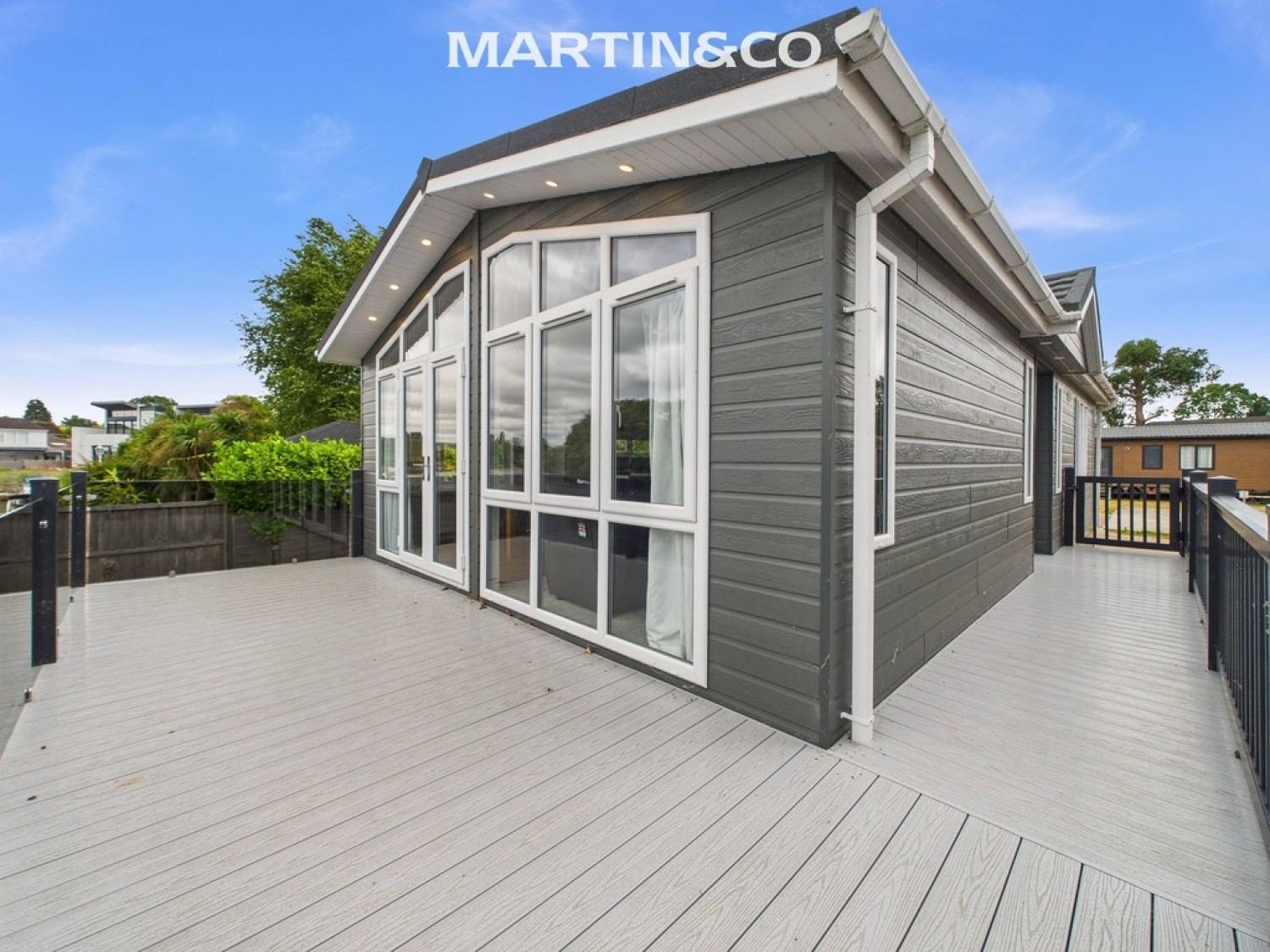 Thames Retreat, Staines-upon-Thames