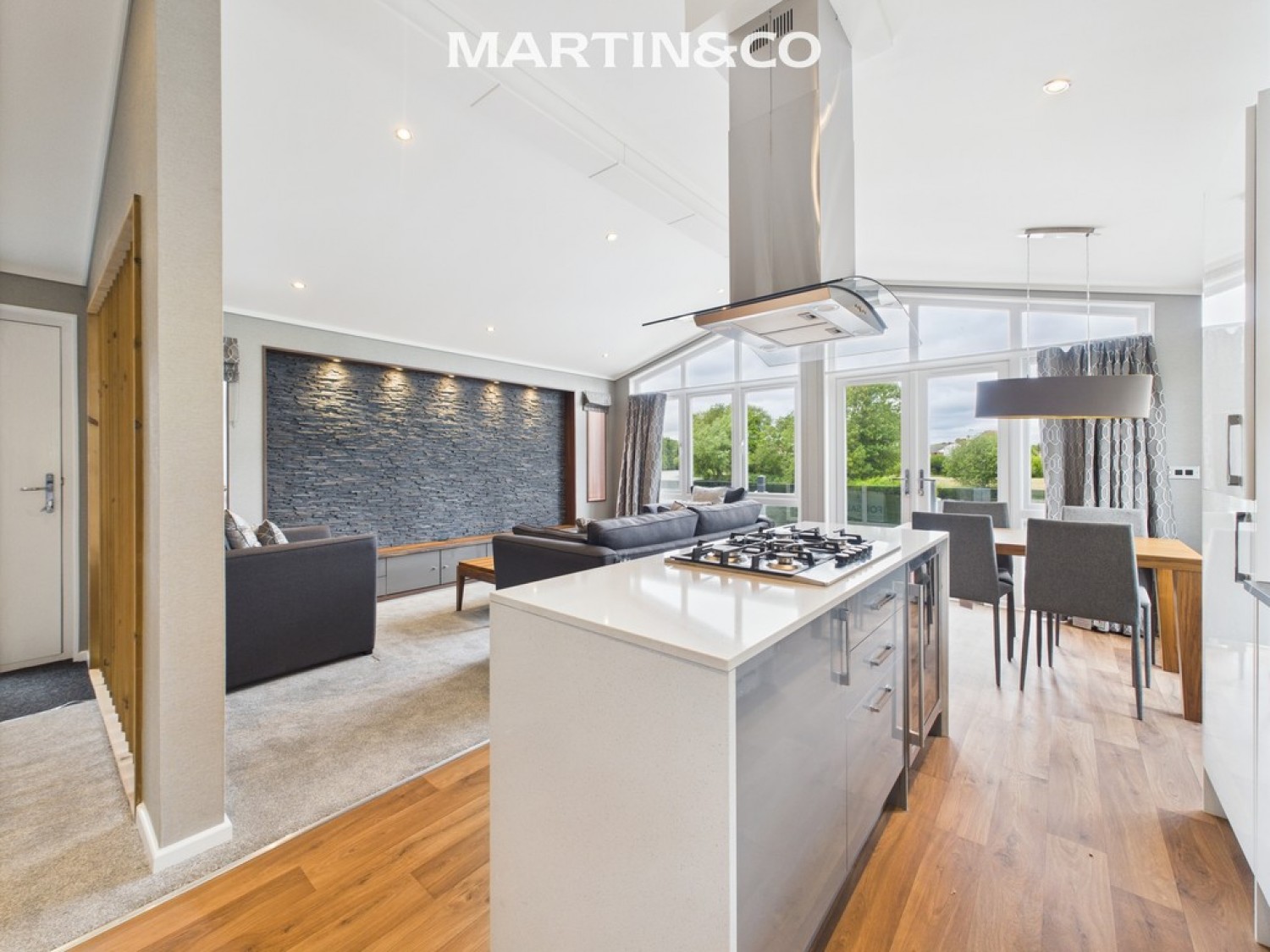 Thames Retreat, Staines-upon-Thames