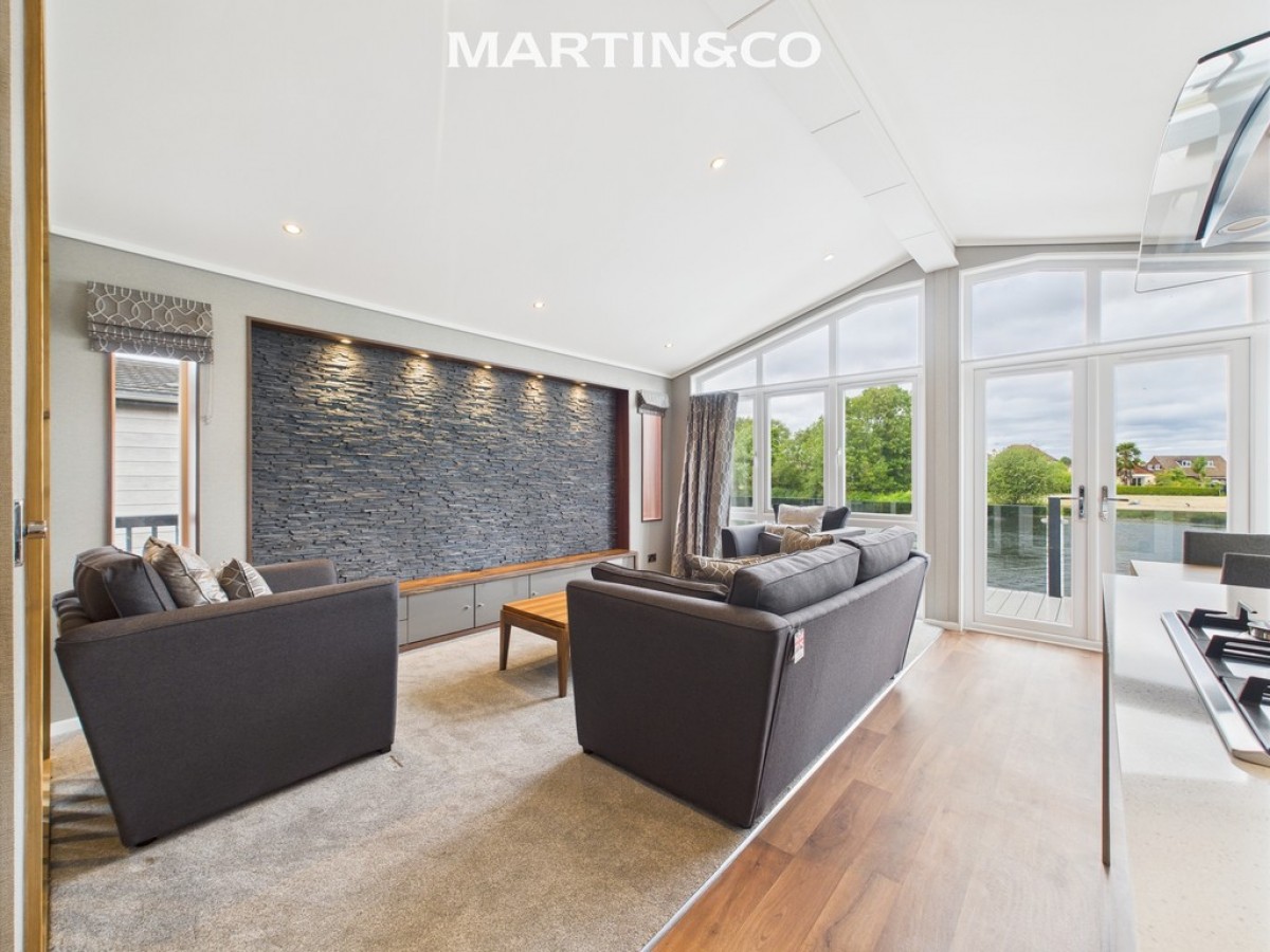 Thames Retreat, Staines-upon-Thames
