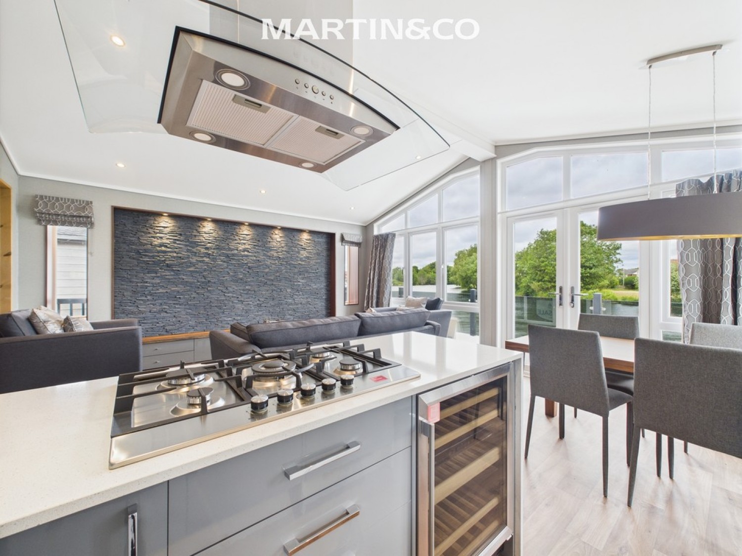 Thames Retreat, Staines-upon-Thames