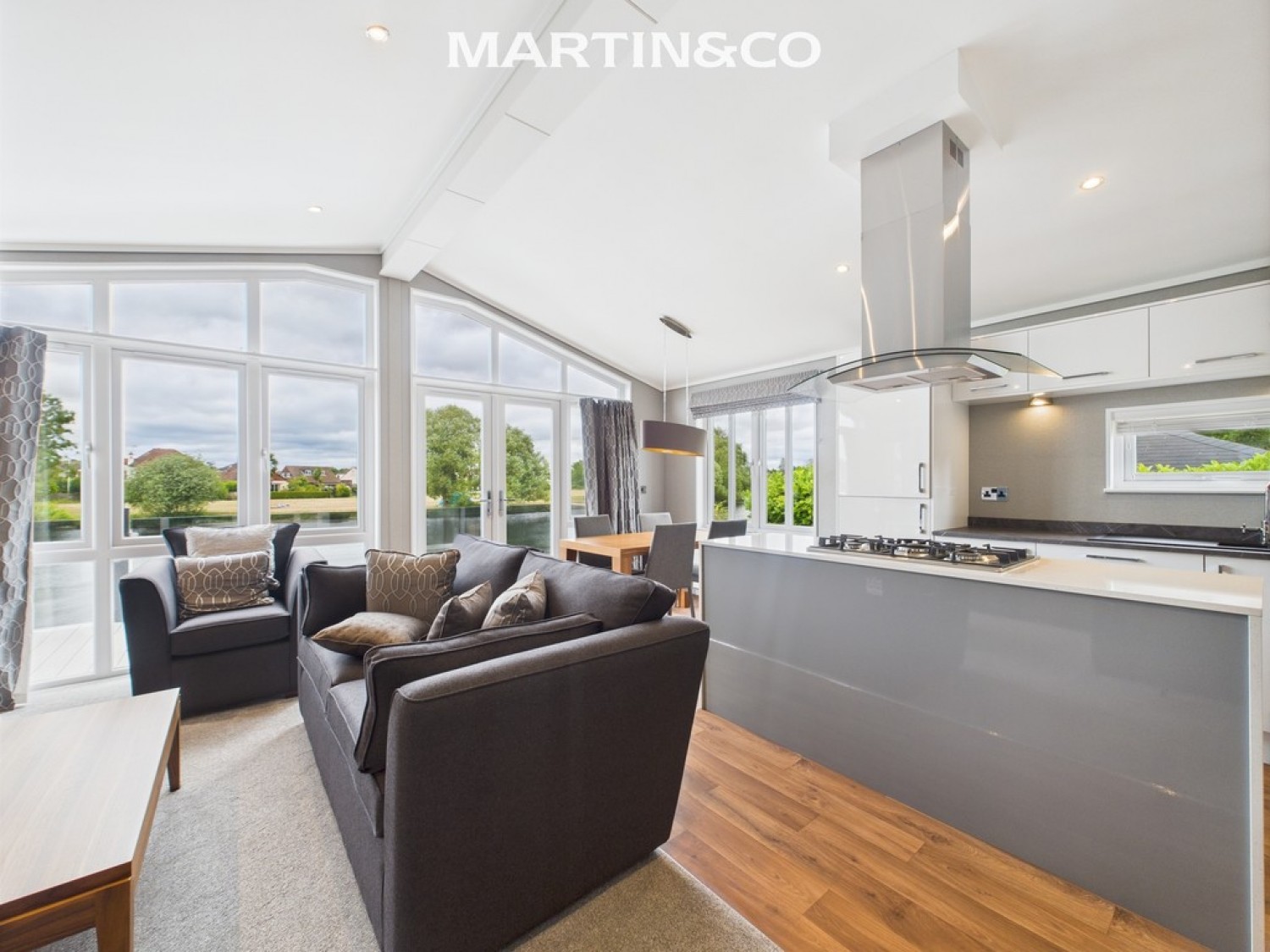 Thames Retreat, Staines-upon-Thames